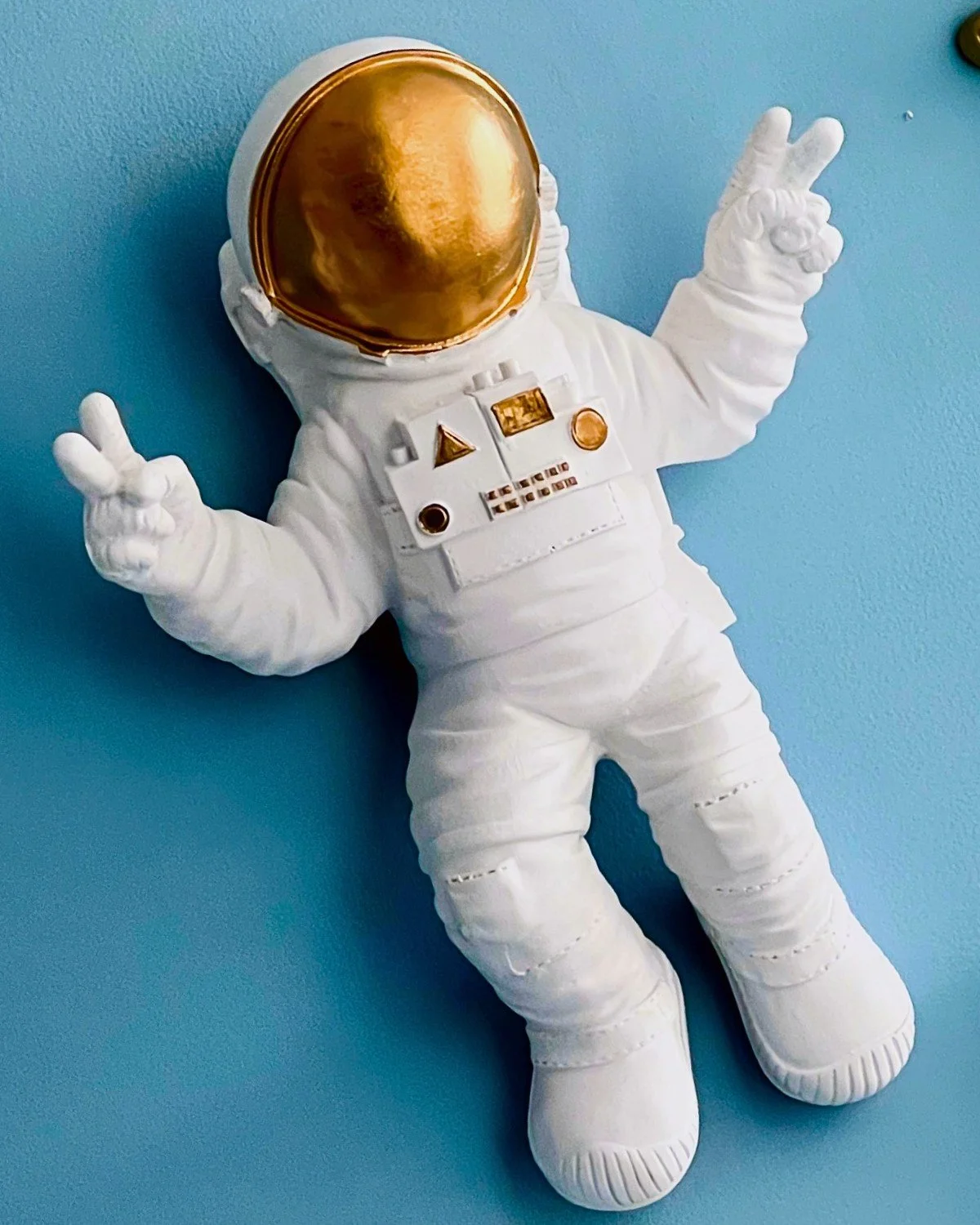 Lovely Day astronaut detail