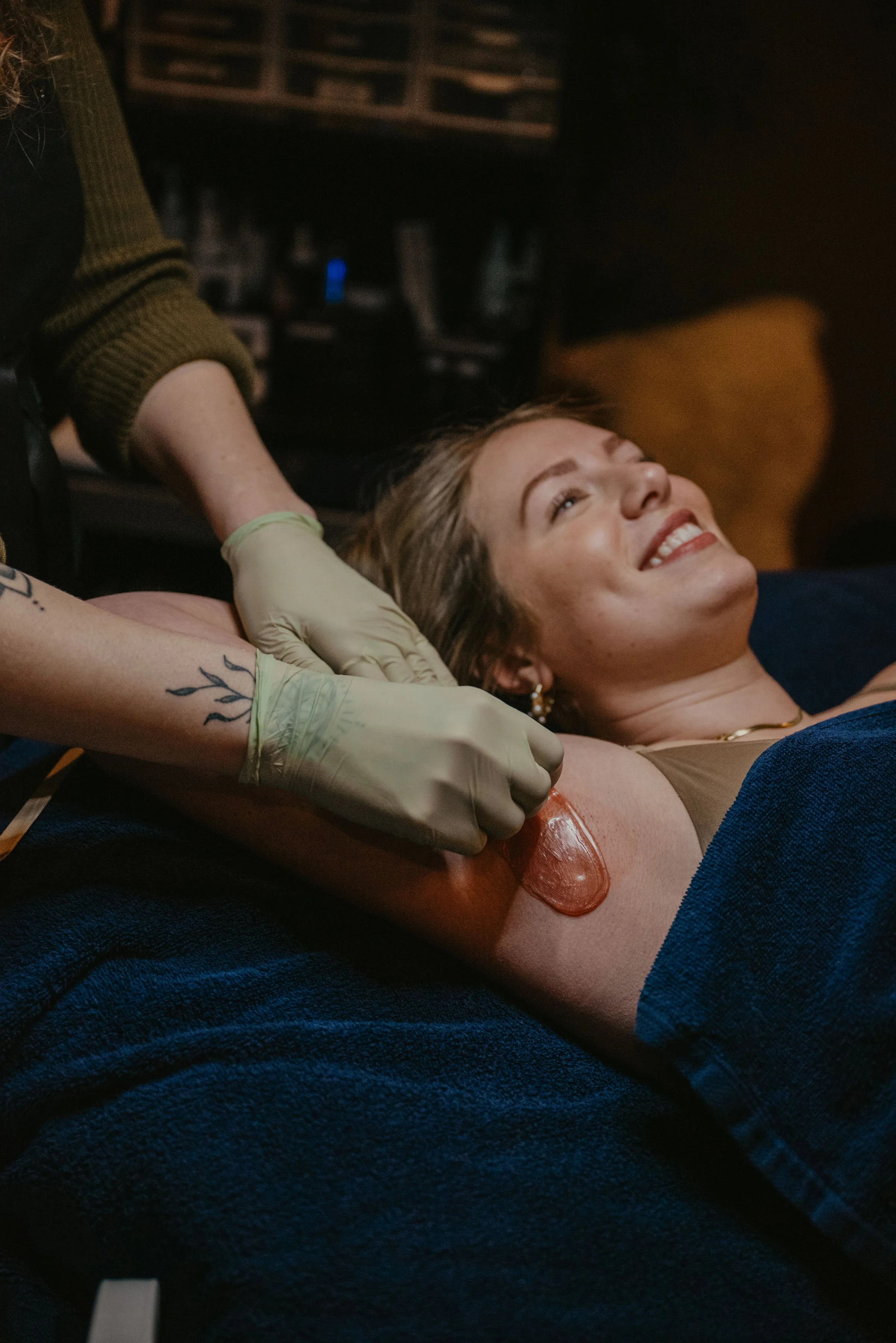 Waxing vs. Shaving: What’s the Difference and Why It Matters for Your Skin?