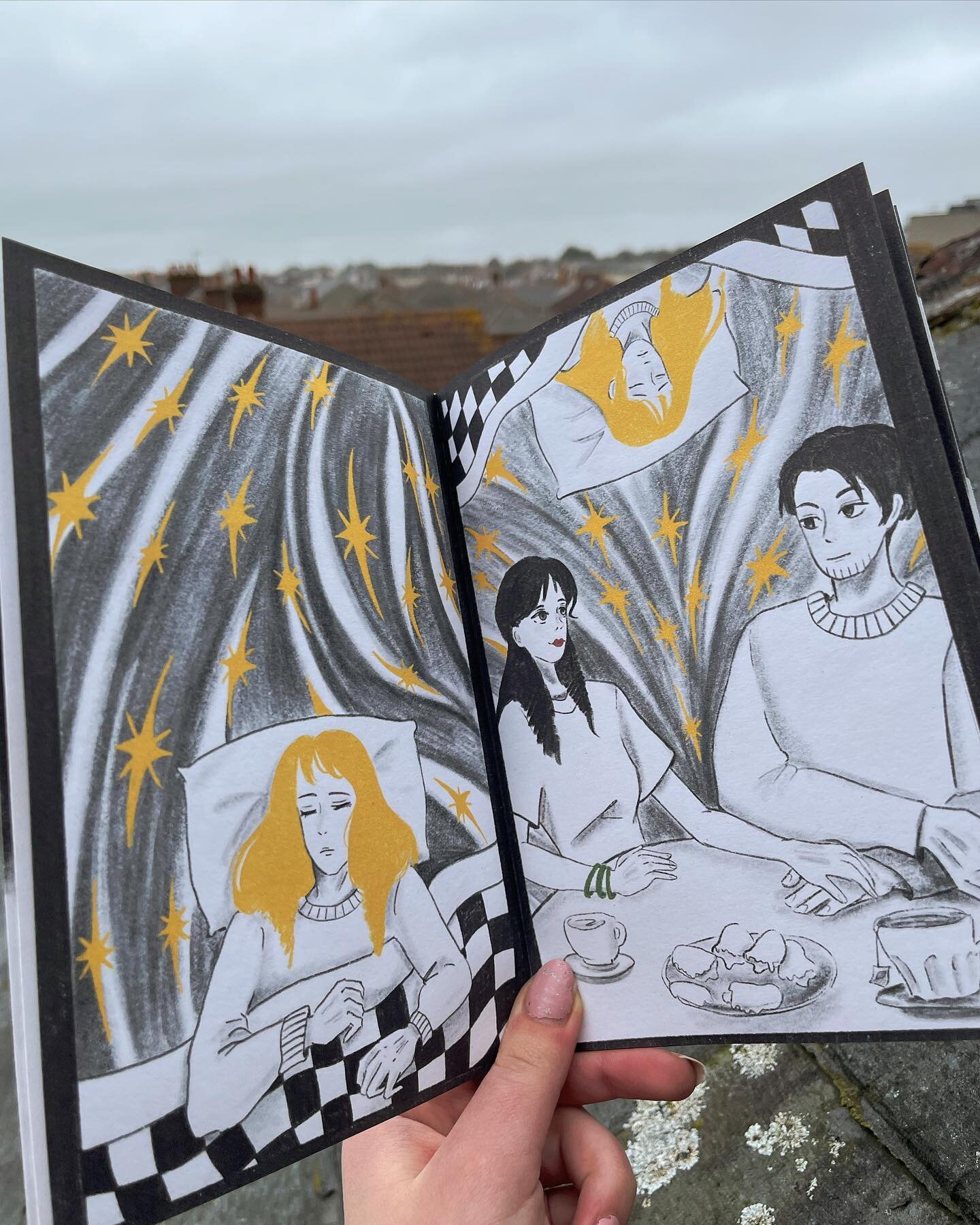 Last year's project for the Wordless narrative unit, based on Deborah Levy's story &quot;Roma&quot;.
A comic book based on love, affairs and even something more👀
.
.
.
.
#comicbook #illustration #illustrated #artistsoninstagram #book #bindery #handm