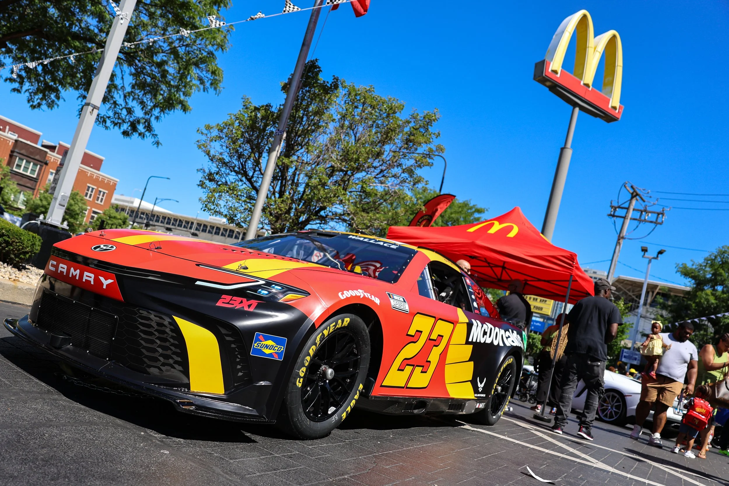 070524 Bubba Wallace at McDonald's (39).jpg