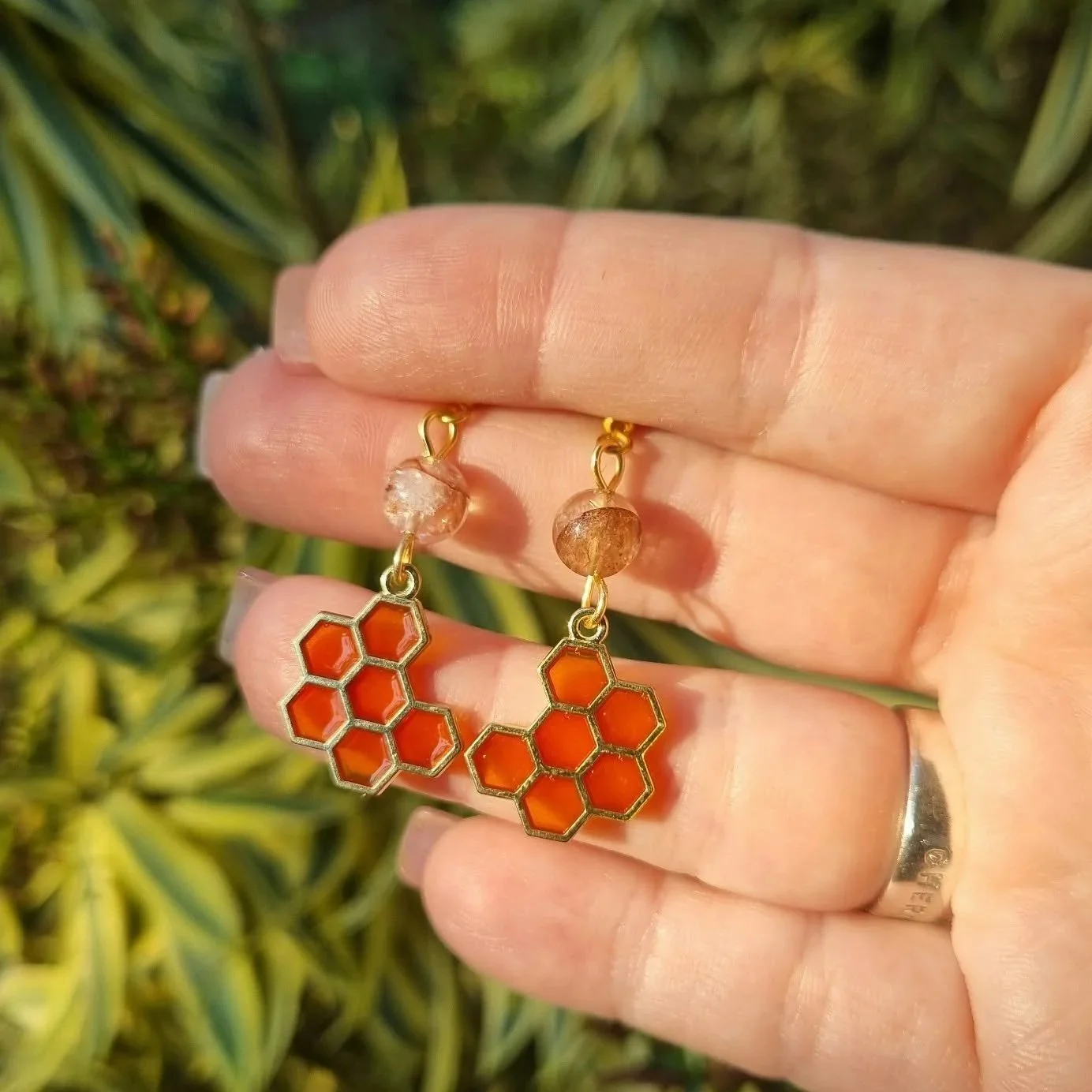 Fire Quartz Honeycomb Earrings - Gold