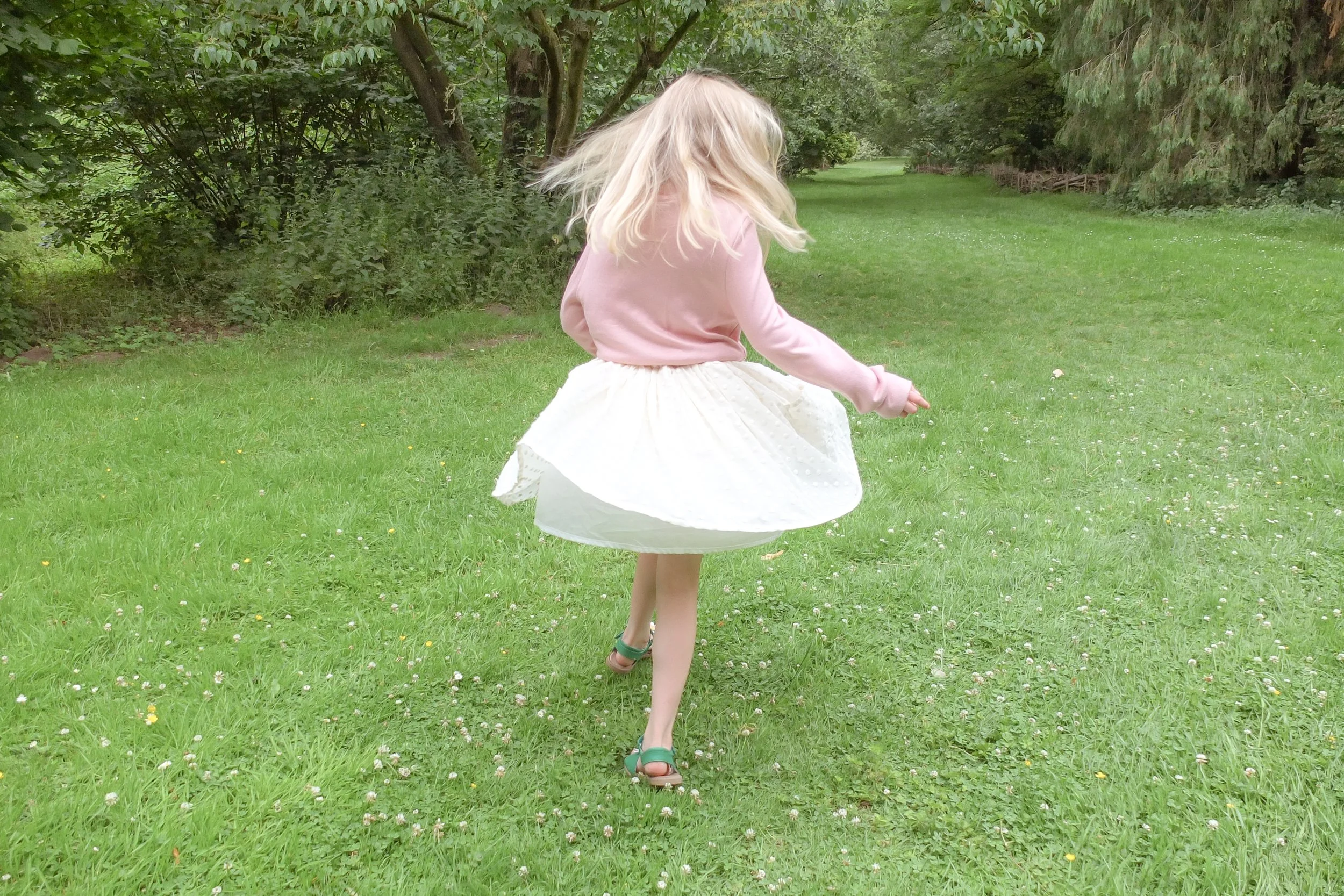 8 Ro&Besustainableflowergirldressesjpg.jpg