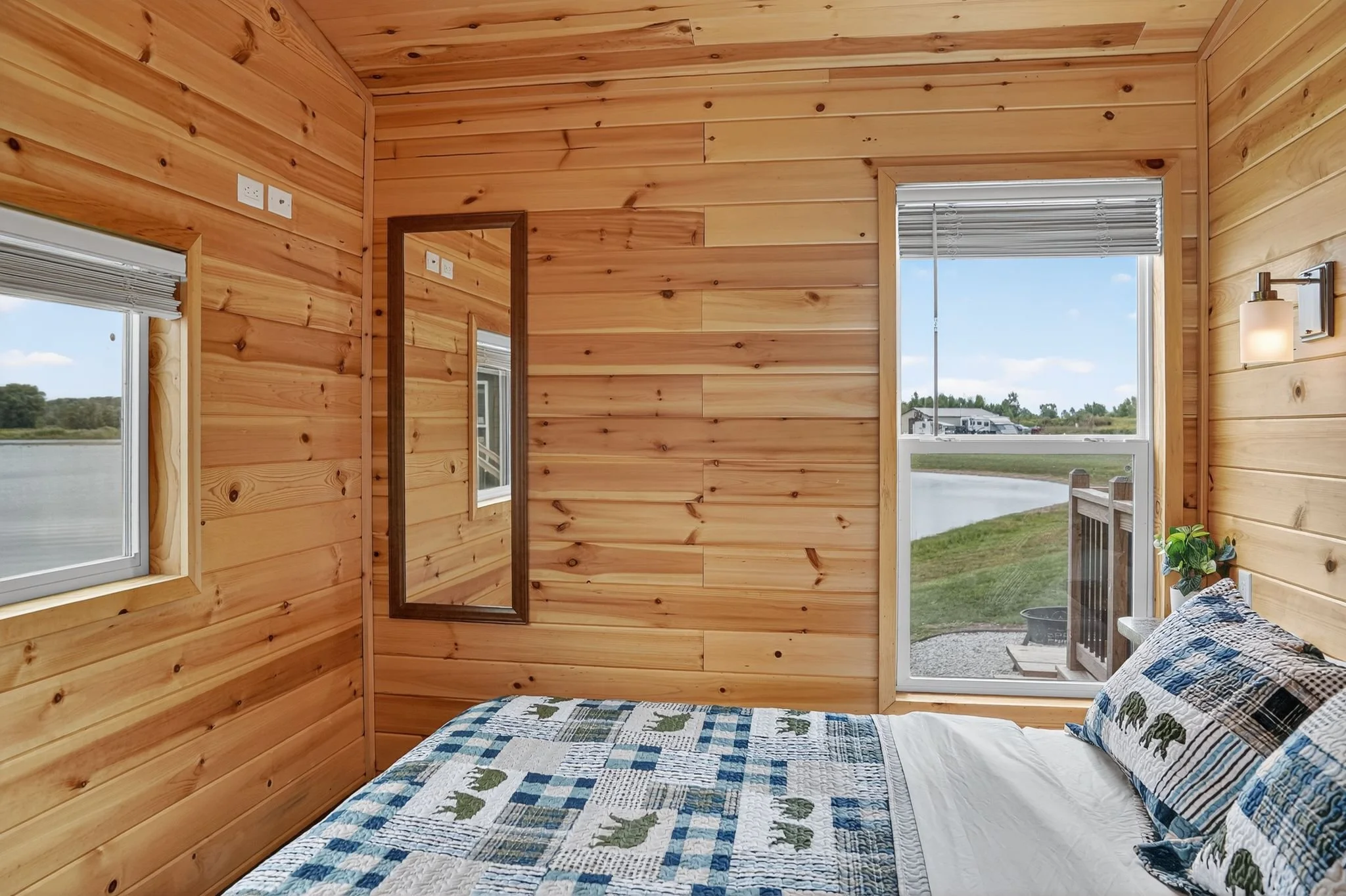 5087_Alice_Ct_Ionia_MI_48846_USA-Cabins-DSC00430.jpg