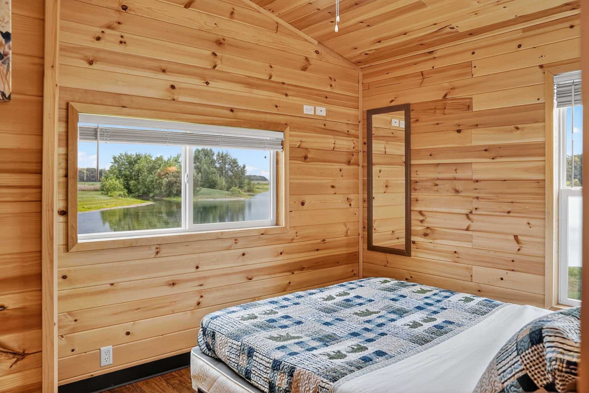 5087_Alice_Ct_Ionia_MI_48846_USA-Cabins-DSC00415.jpg