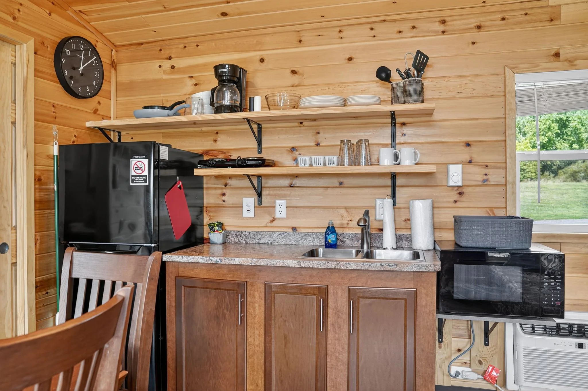 5087_Alice_Ct_Ionia_MI_48846_USA-Cabins-DSC00381.jpg