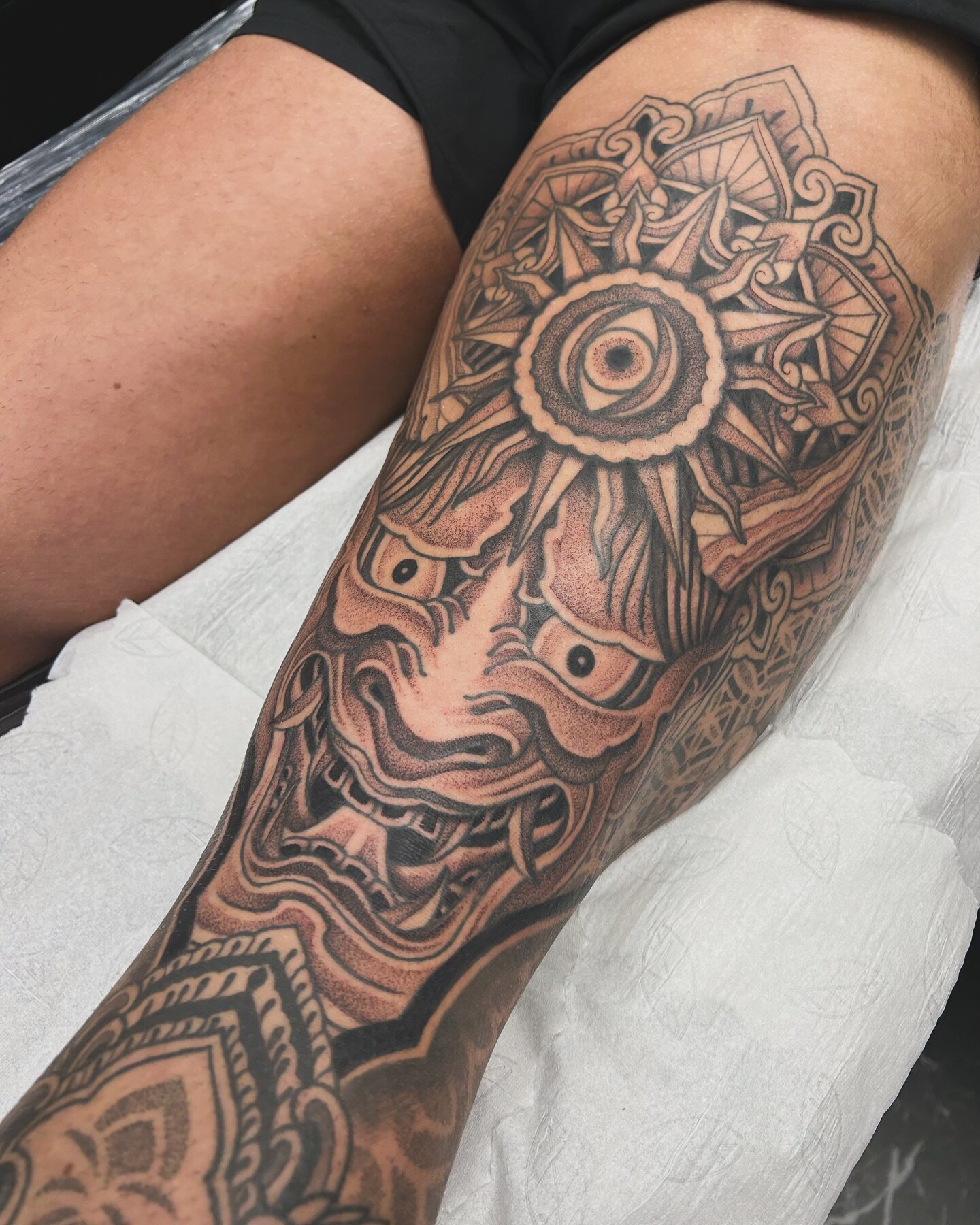 @piri.green.tattoos added onto this leg piece he&rsquo;s been working on !

Dm to enquire about starting your next project !

Laybuy and Afterpay available
