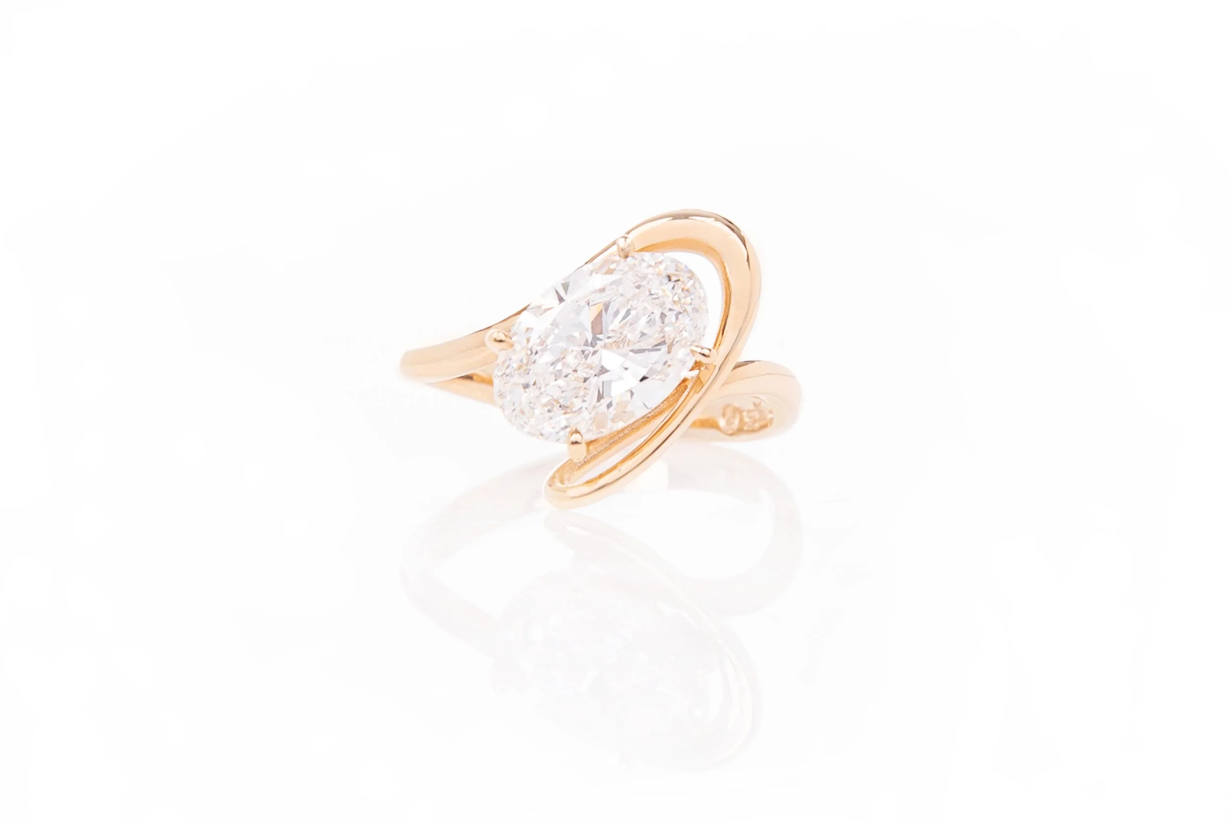 Minoo 3.00 ct Oval Diamond Ring in solid 14 ct gold.