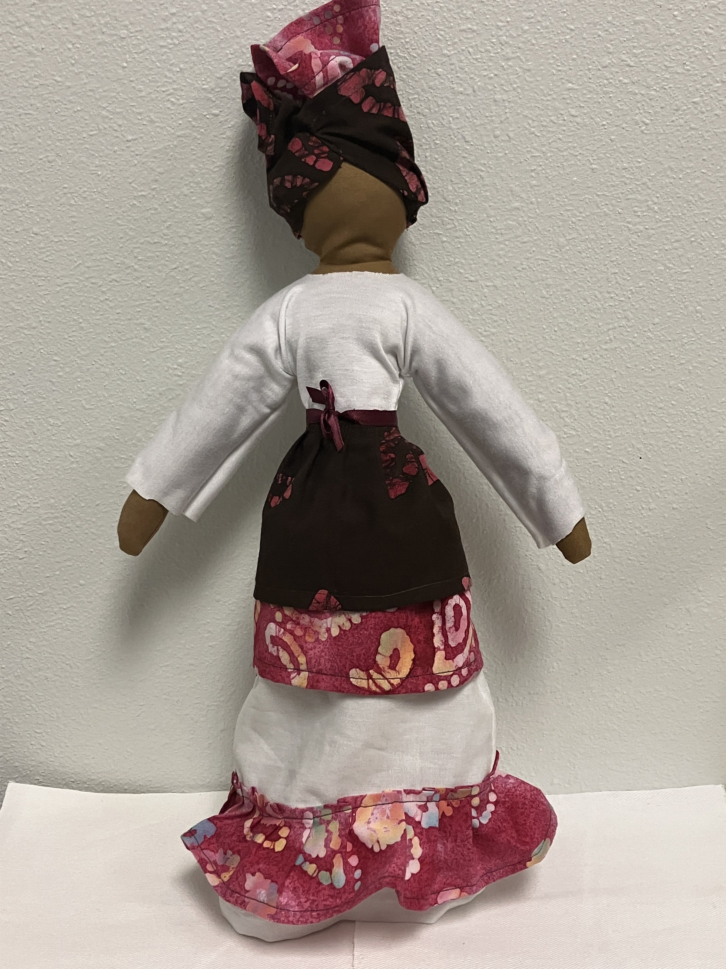 Àwón Ìyá Wa: Yansa. Cotton. 18 in. 2024. 