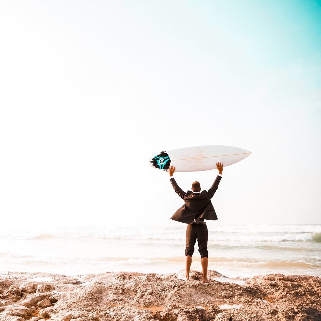 It&rsquo;s Monday, it&rsquo;s early, and you know what that means &ndash; it&rsquo;s the start of the work week. Ditch the old-school meetings 😴, grab a surfboard, and yank your co-workers to the water for your new San Diego style board meetings! 
☀