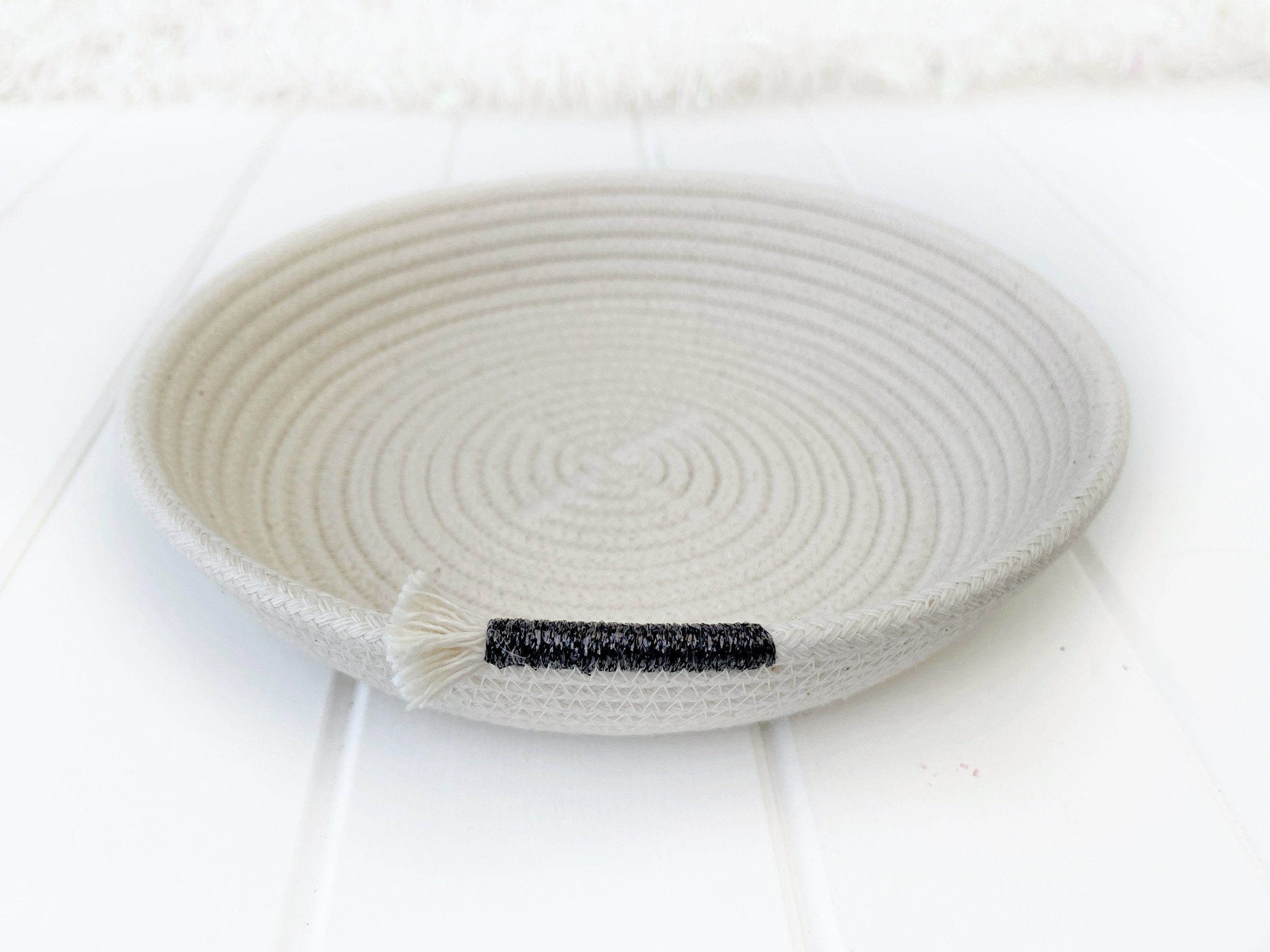 https://i.etsystatic.com/16175801/r/il/3d255c/3280470182/il_fullxfull.3280470182_mx2k.jpg