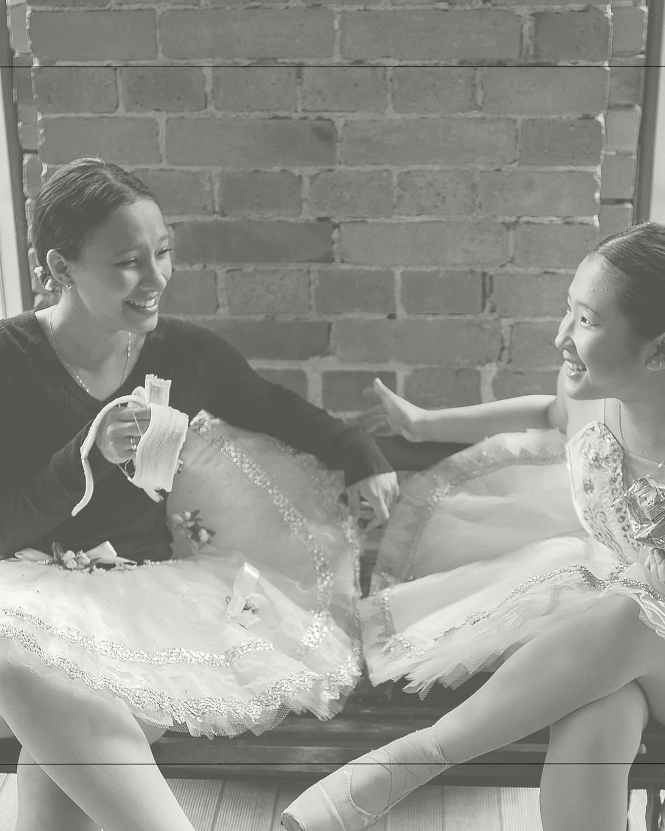 Green Flags in Dance Schools: Lunch Break Edition (see adjacent posts to explore this infographic series)

Creating a healthy, safe and supportive environment for dance students during their breaks starts with the basics:

🌱 Ensuring adequate superv