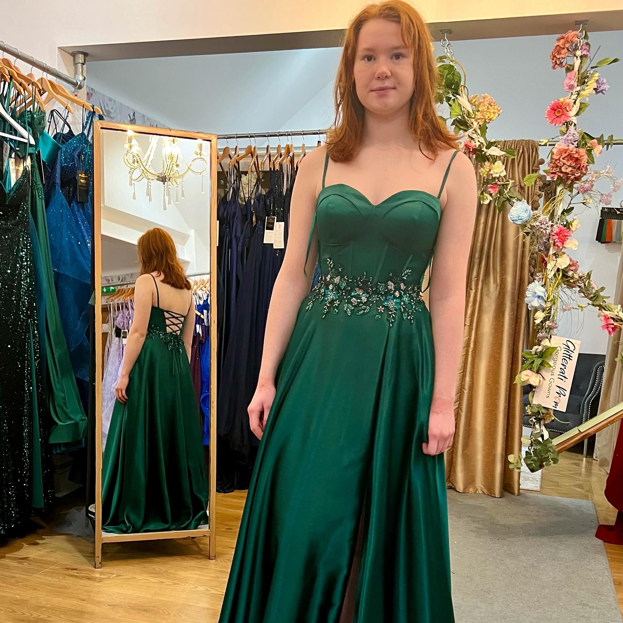 #gogreen #celticbeauty #perfectprom #perf #loveit #gorg #sassyinsatin #promfever #findyourstyle #totalconfidence #prom24 #glitteratiprom