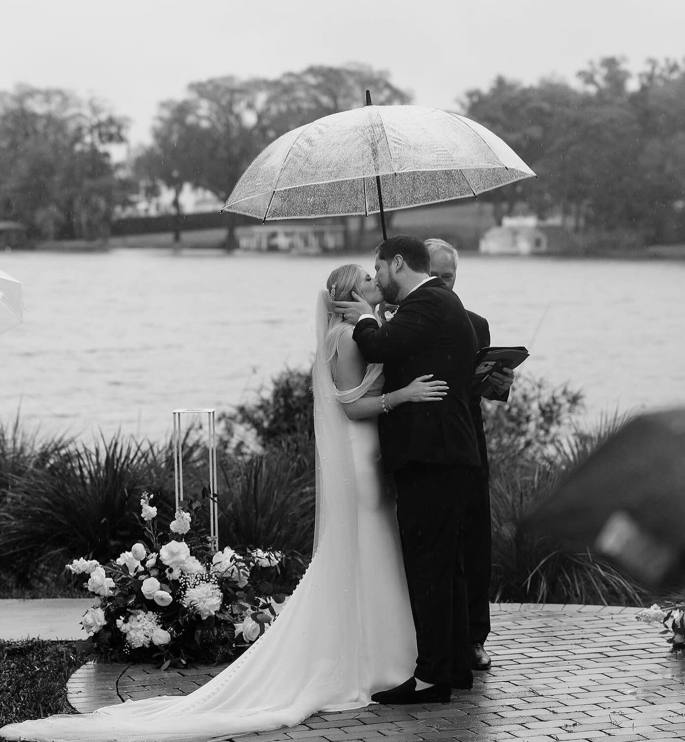 You know what they say about rain on your wedding day 🤍 
bride @jessicasamman 
photographer @bylaneydrew 
&bull;
&bull;
&bull;
&bull;
#floridawedding #floridabride #orlandobride #weddingphotography #weddinginspo #rainywedding #rainyweddingday