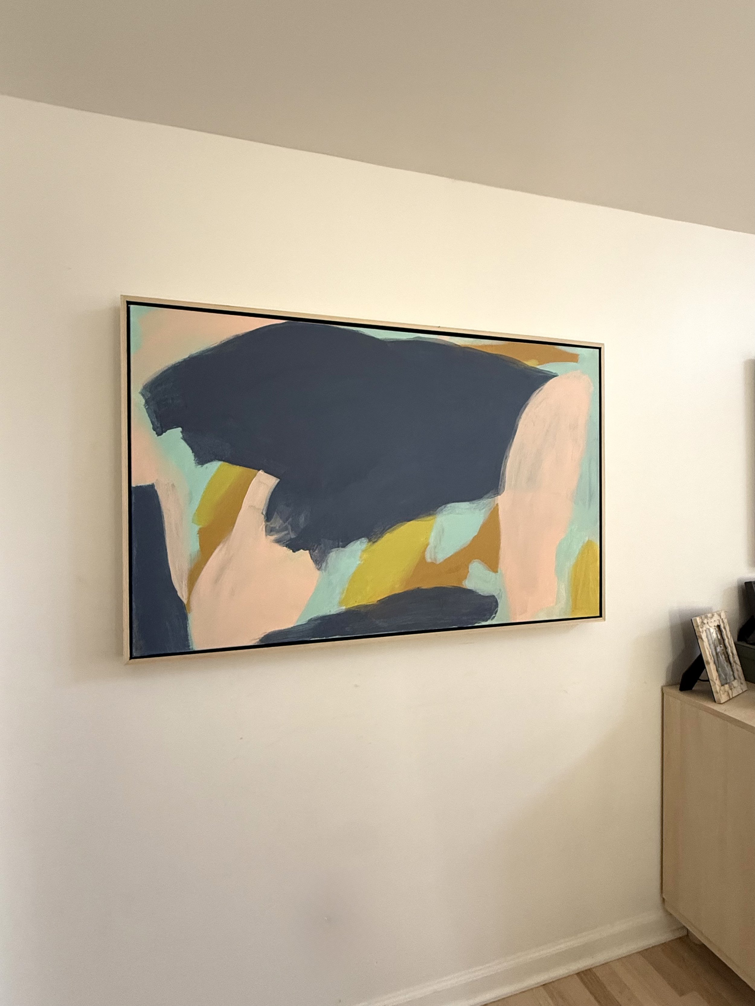 alys-trip-side-view-on-wall.jpg