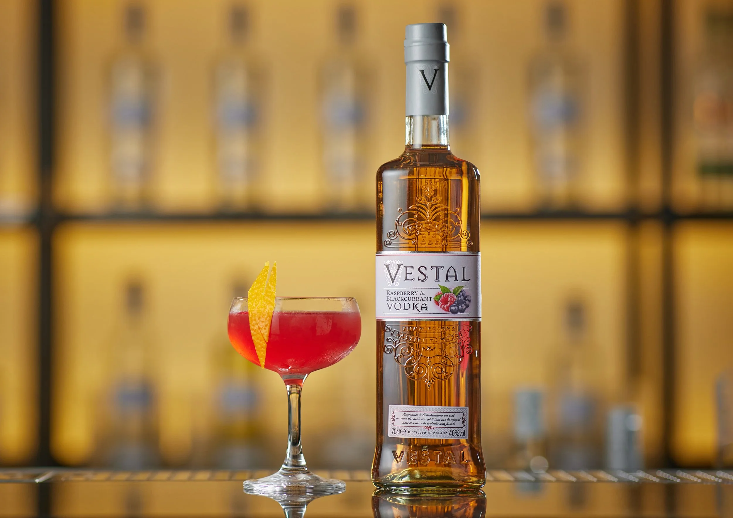 BA Vestal serves33596edit2.jpg