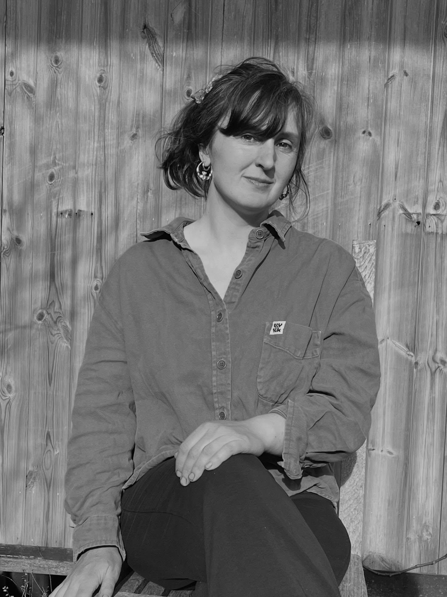 Amabel Barraclough is a self taught ceramicist and gardener based in Stroud, where she lives with her partner and two daughters.

Her pieces aim to capture a kind of beauty that is full of energy and power and embraces imperfection. The roughness and