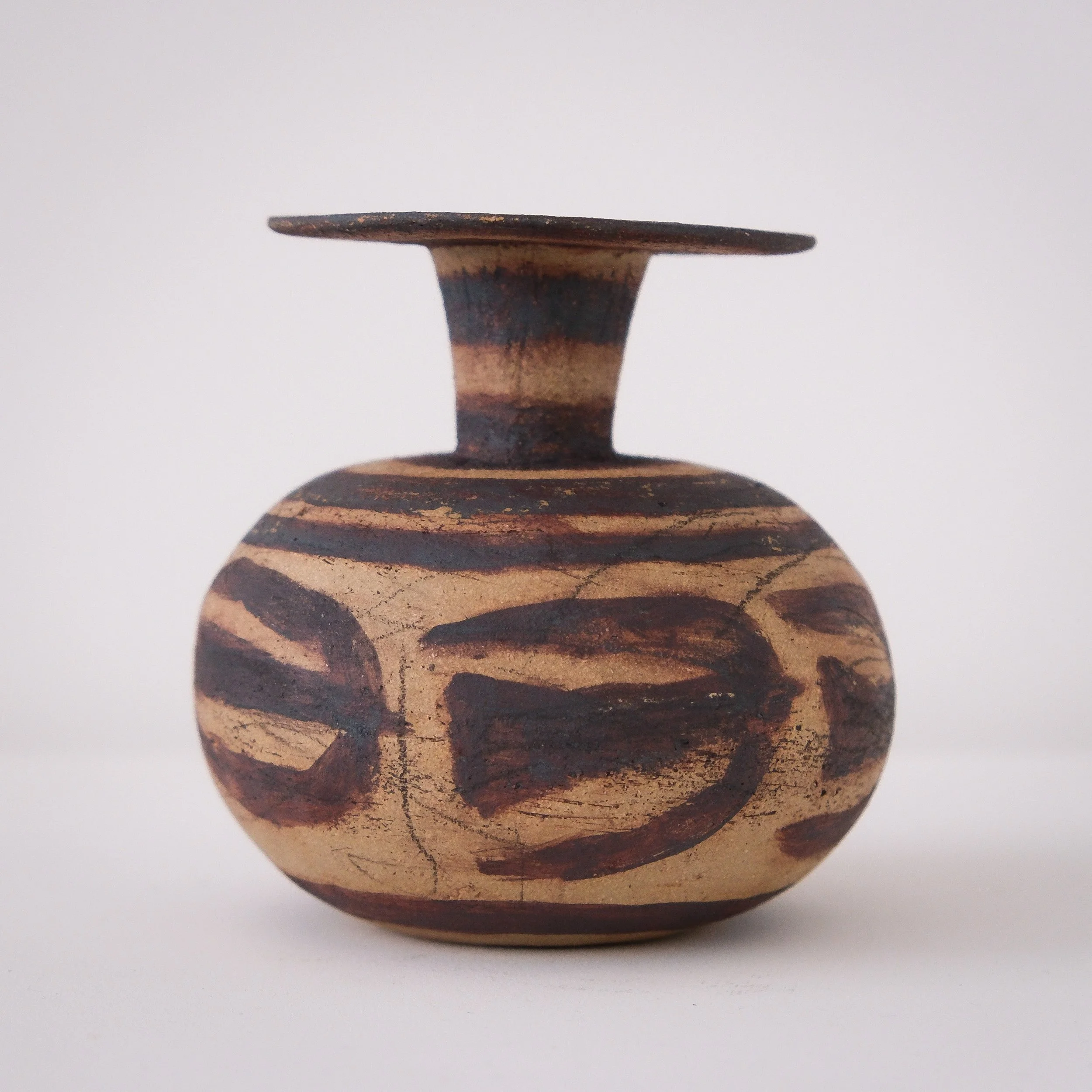 SOPHIE WAKE - CONCENTRIC EARTH VASE WITH BIRDS IN MIGRATION