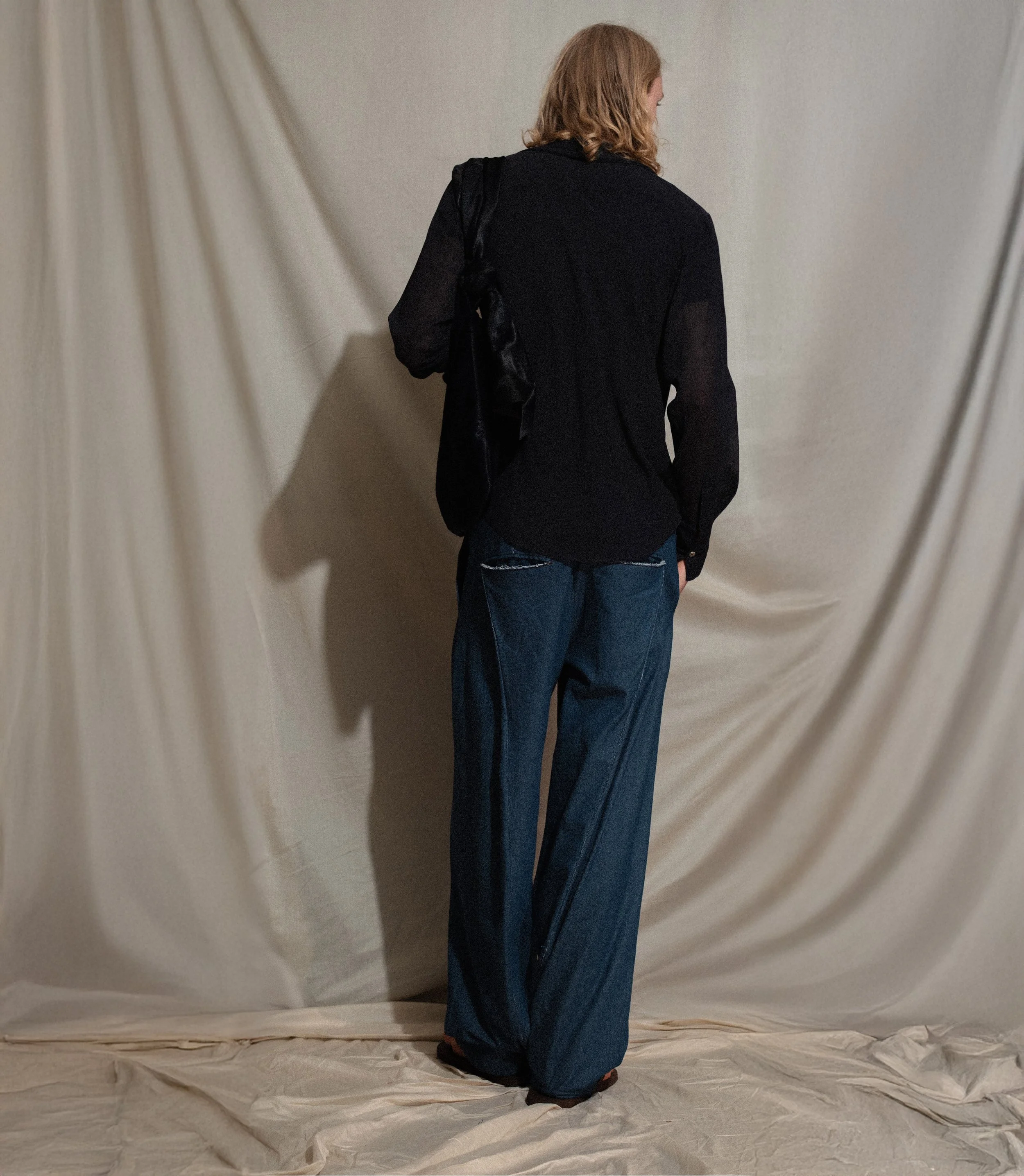 Website fullbody_0027_Generative Fill 46.jpg