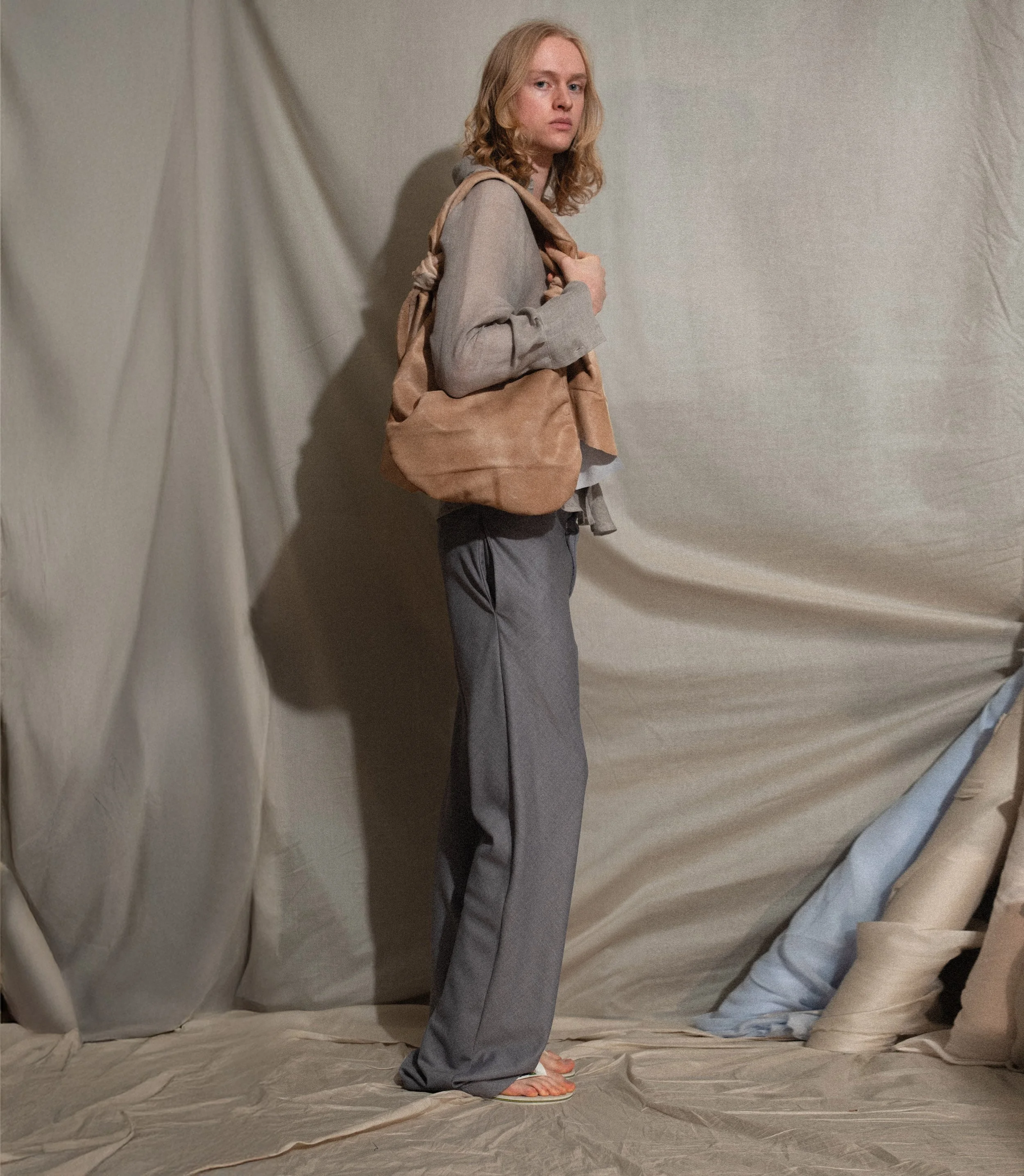 Website fullbody_0022_Generative Fill 35.jpg