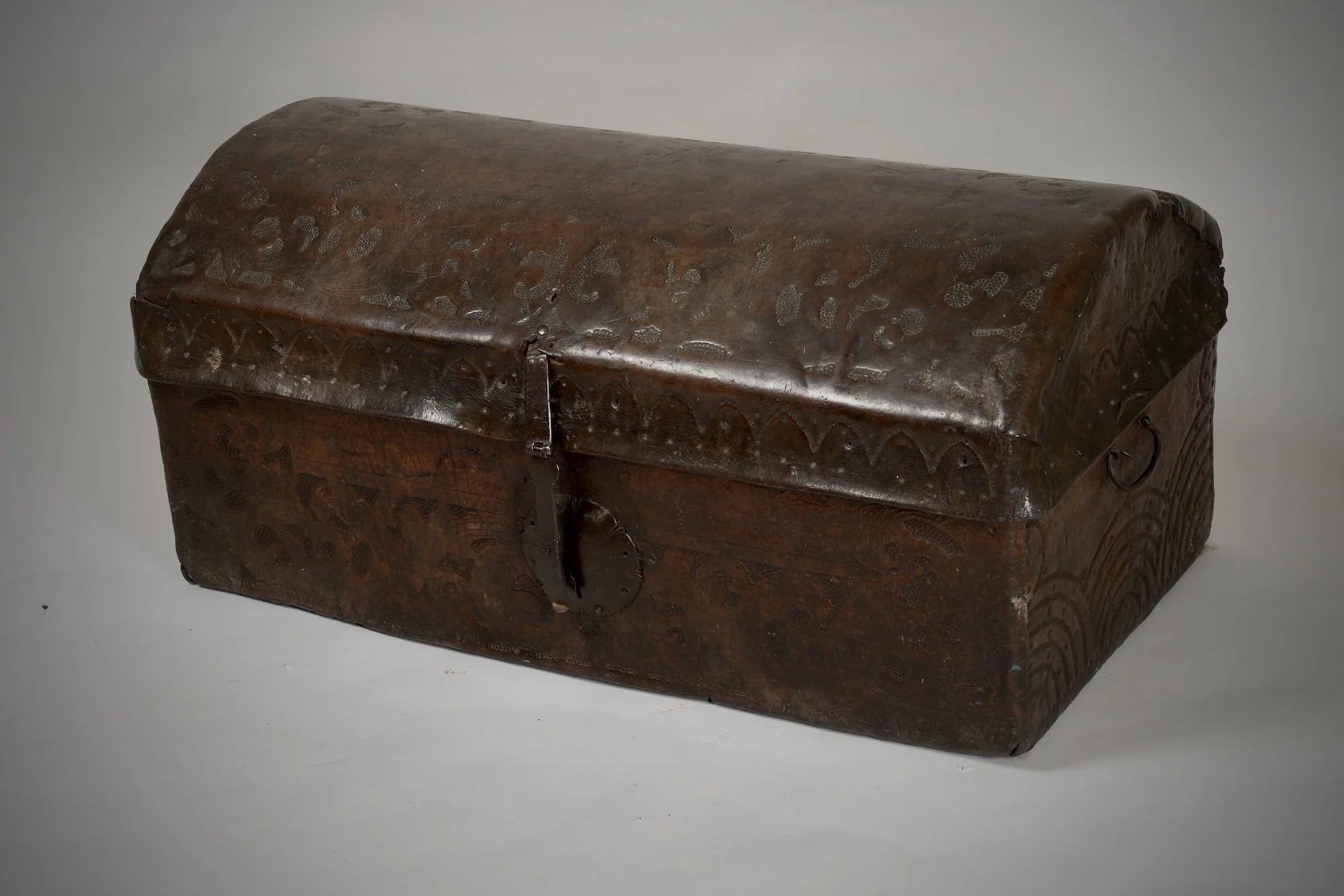 spanish trunk.jpeg