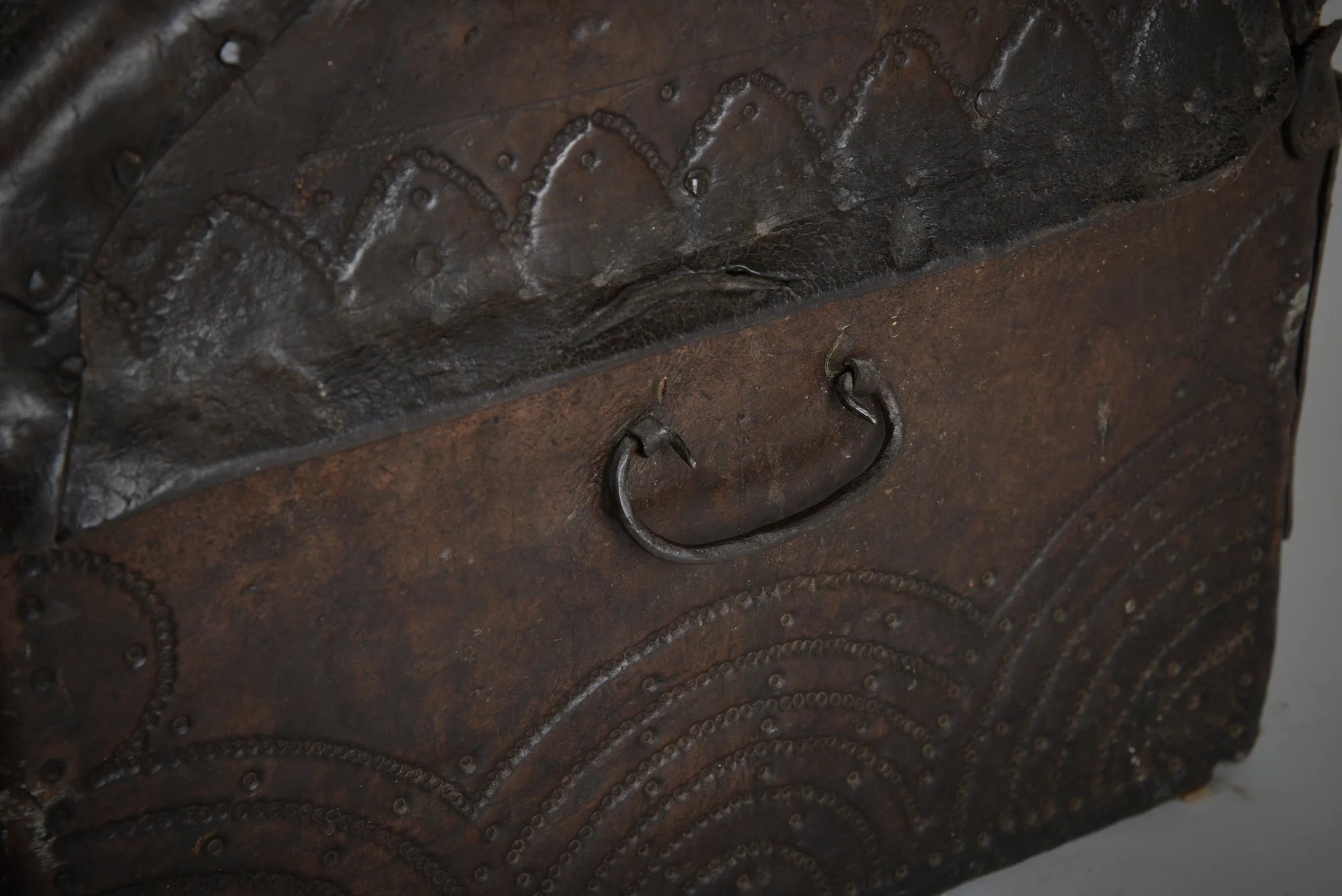spanish trunk g.jpeg