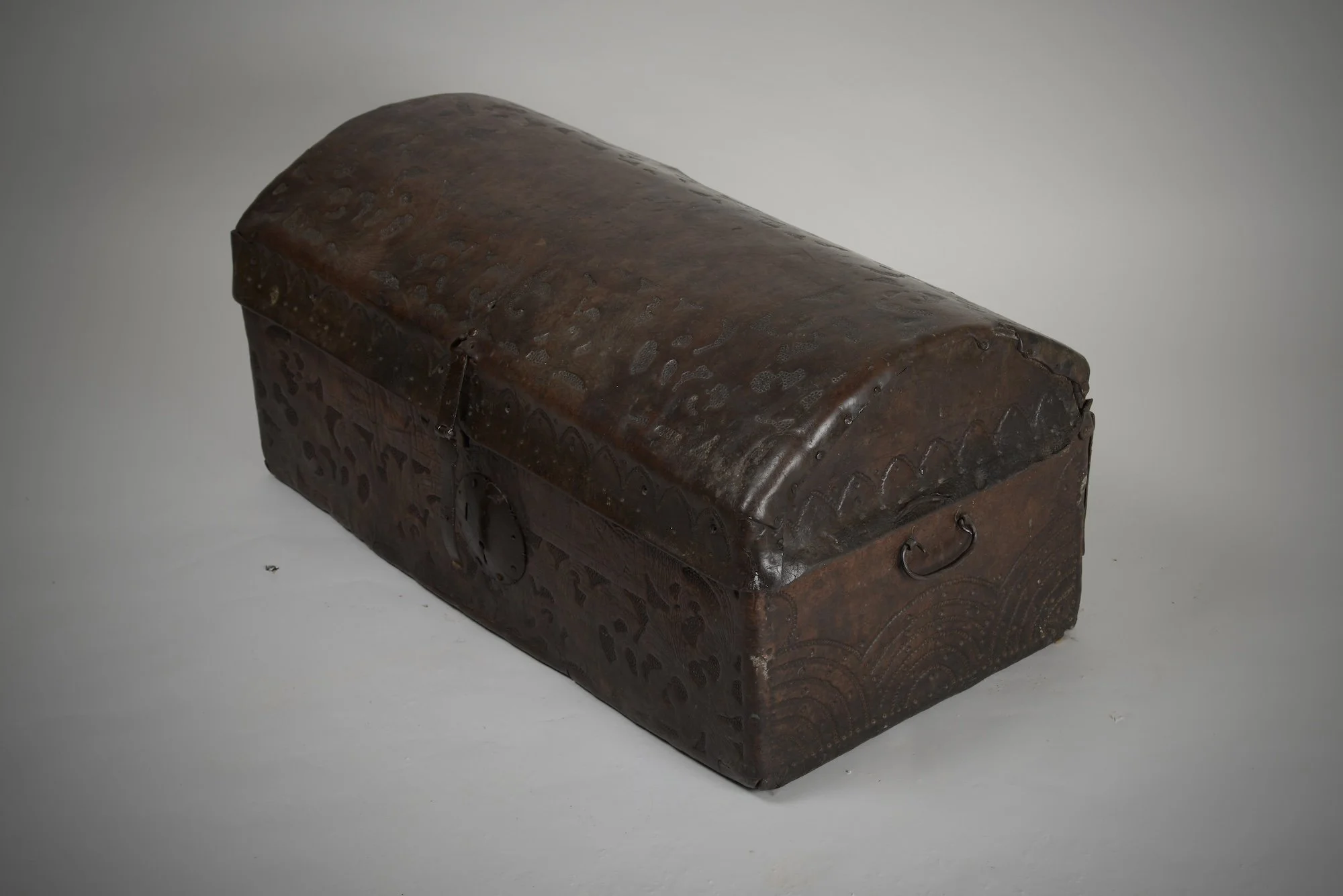 spanish trunk f.jpeg