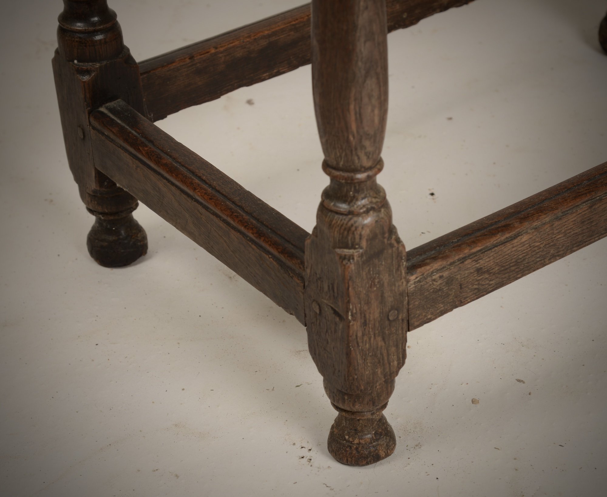 oak tavern table a.jpeg