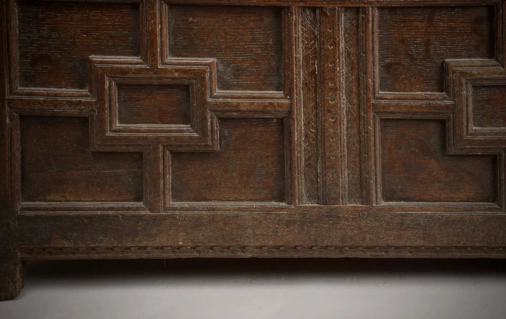 elizabethan chest f.jpeg