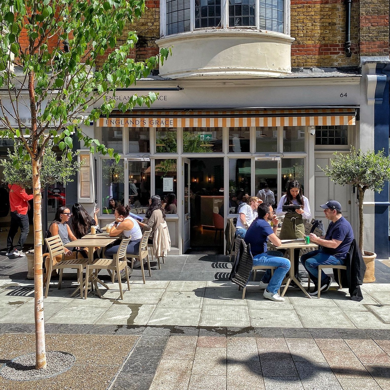 Long weekends are the best kind of weekends, who&rsquo;s joining us today? We&rsquo;re open until 5.30!
.
.
.
.
#BankHoliday #BankHolidayWeekend #weekend #alfresco #stjohnswood #brunch #lunch #brunchlondon