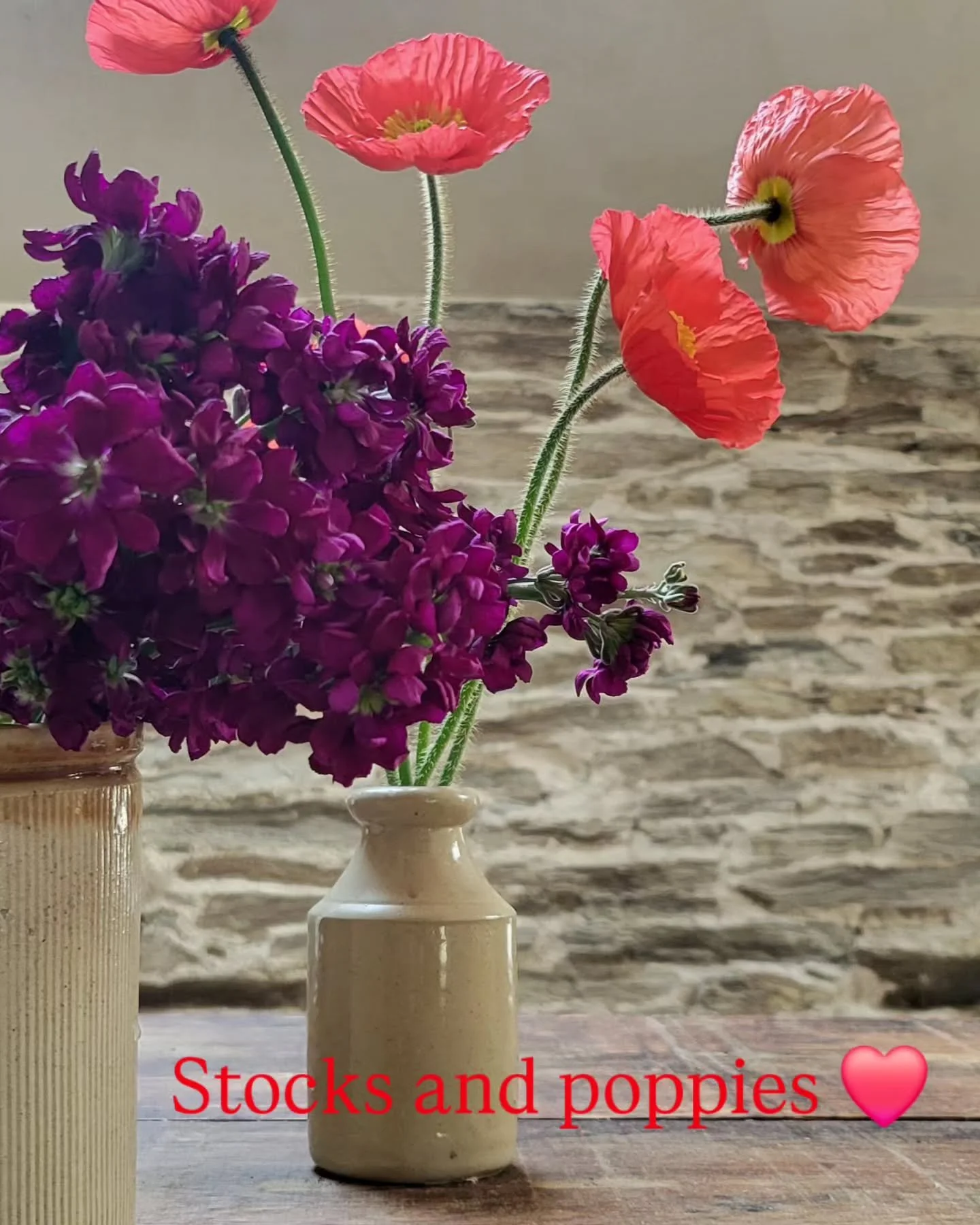 With Easter only a week away and the sun shining we've got lots of blooms. If you'd like bouquets or bunches for the Easter weekend please get in touch