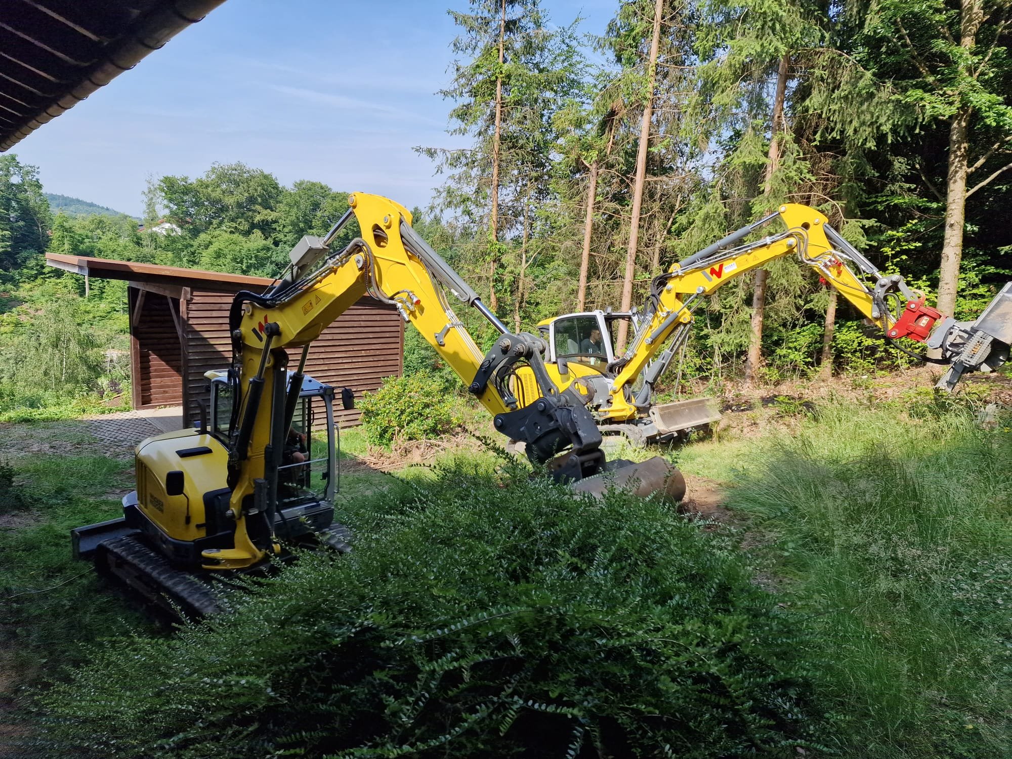 Hier sehen sie ein paar unserer verfügbaren Bagger: