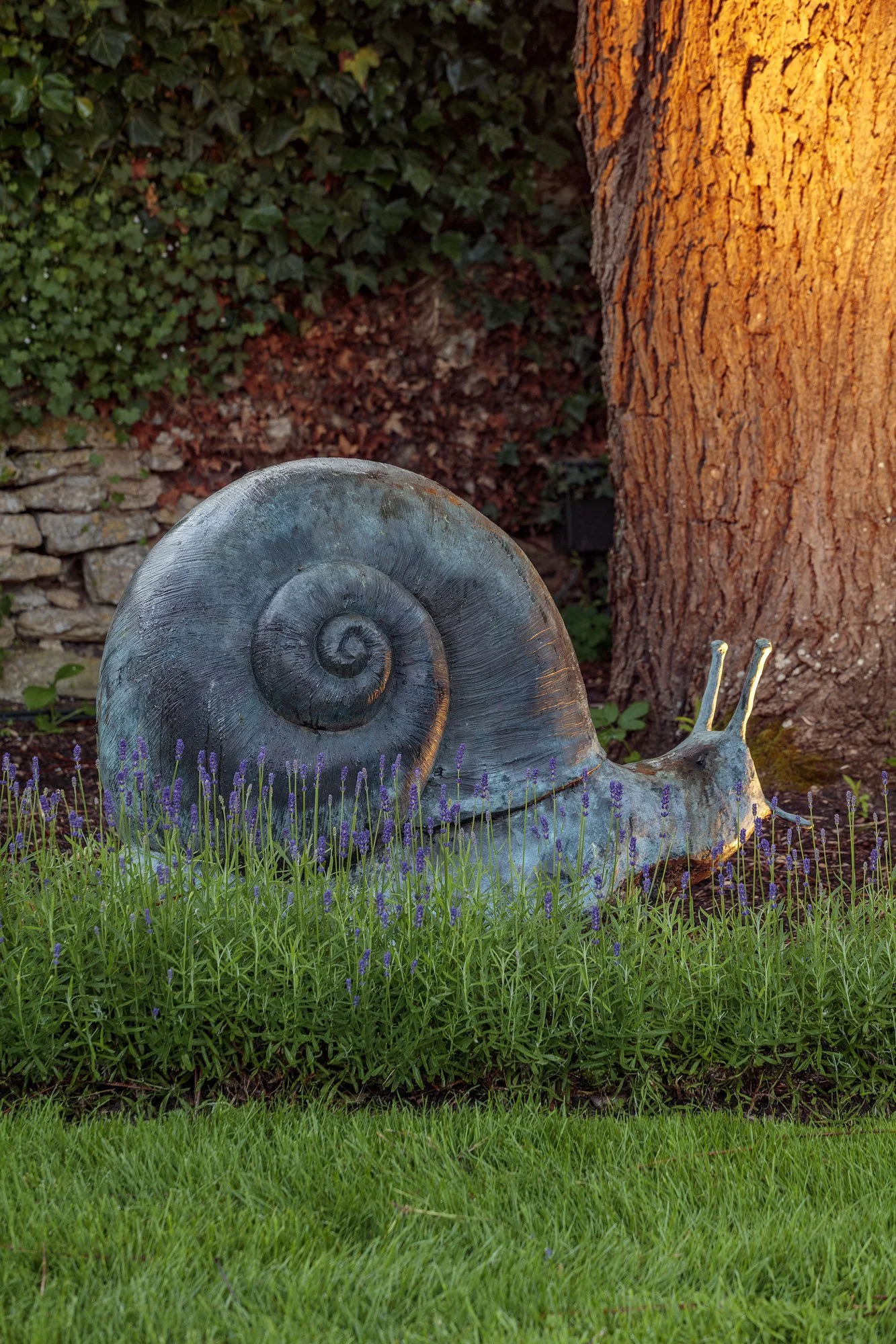 LLB 323 Large Snail QS 001_CN24_LR.jpg