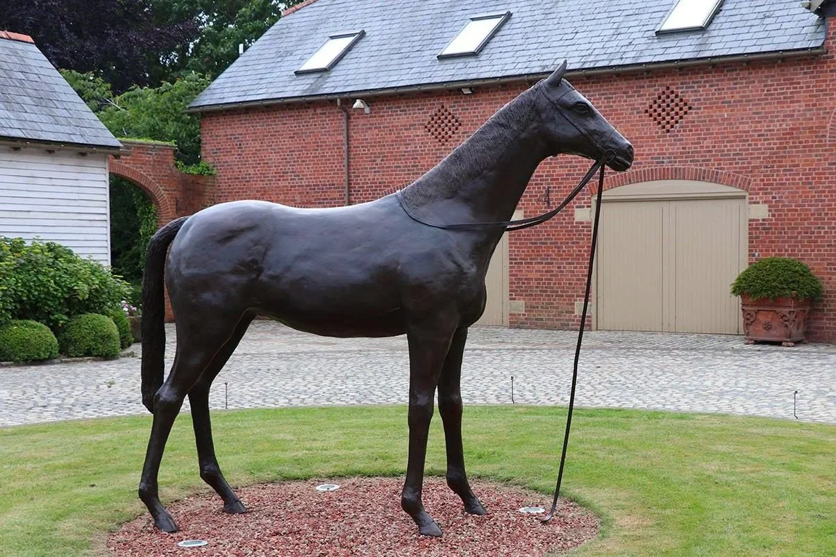 life-size-horse-standing-03.jpg