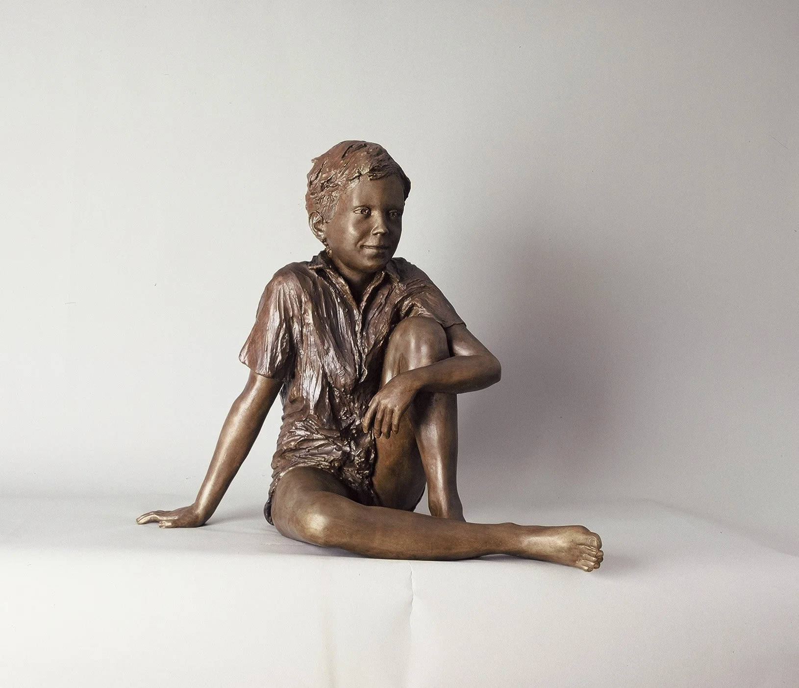 bronze-sculpture-boy-watching-v2.jpg