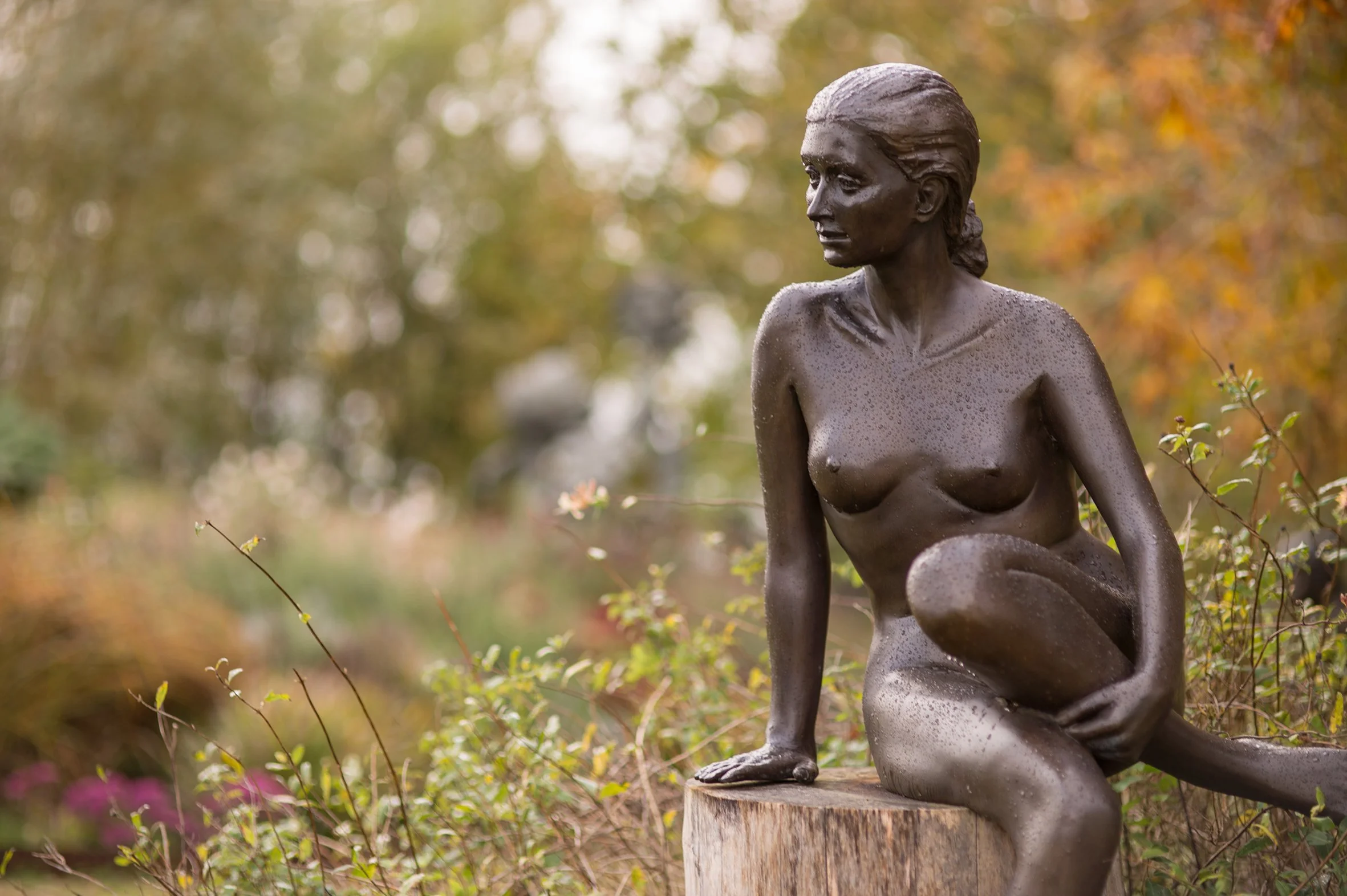 JHD 119 Nude Holding Leg_JM_LR.jpg