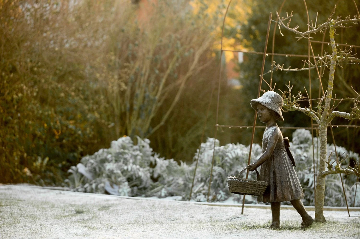 bronze-sculpture-child-with-fruit-basket-05.jpg