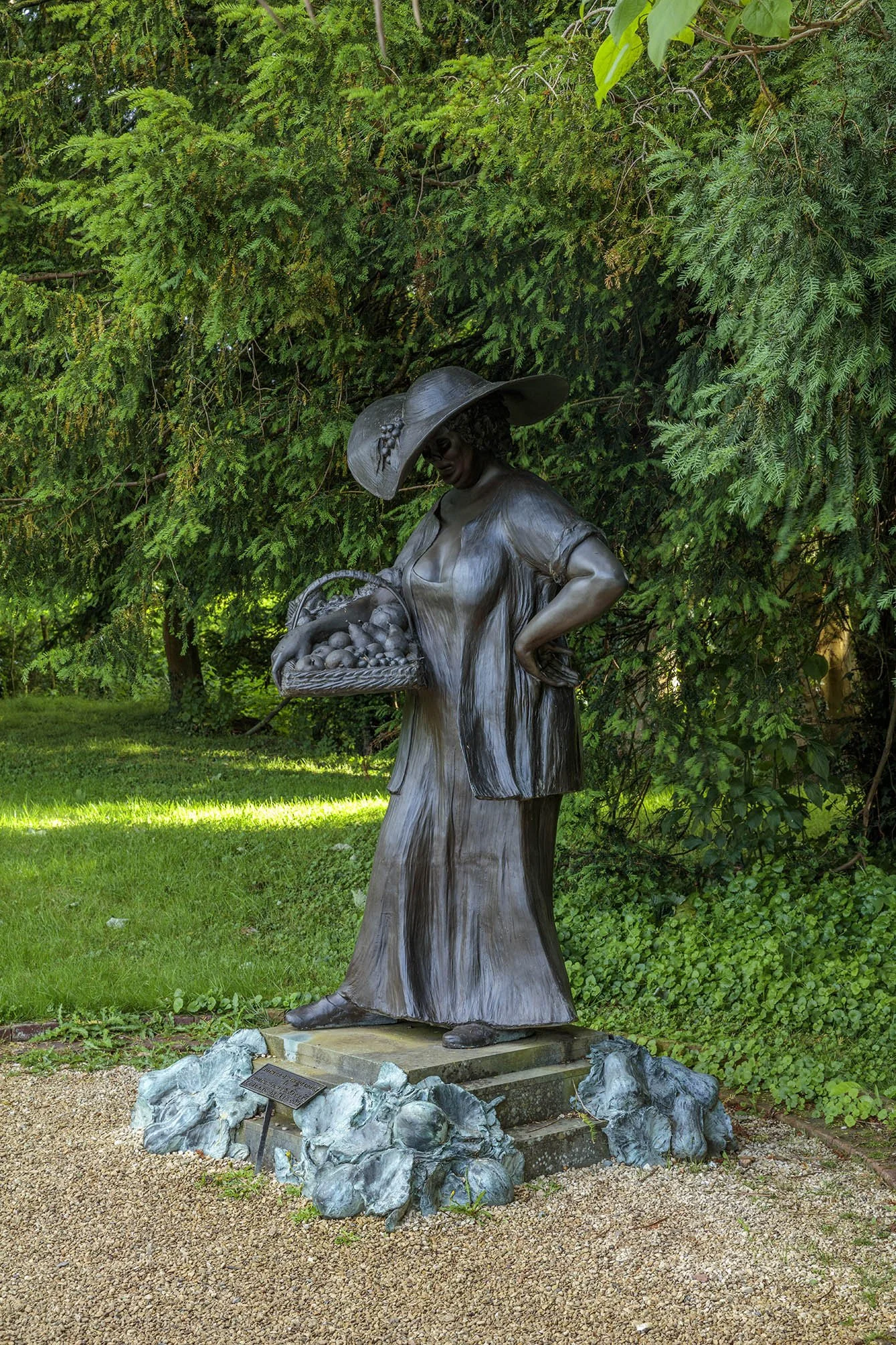 JHD 115 Mother of the Garden QS 003_CN24_LR.jpg