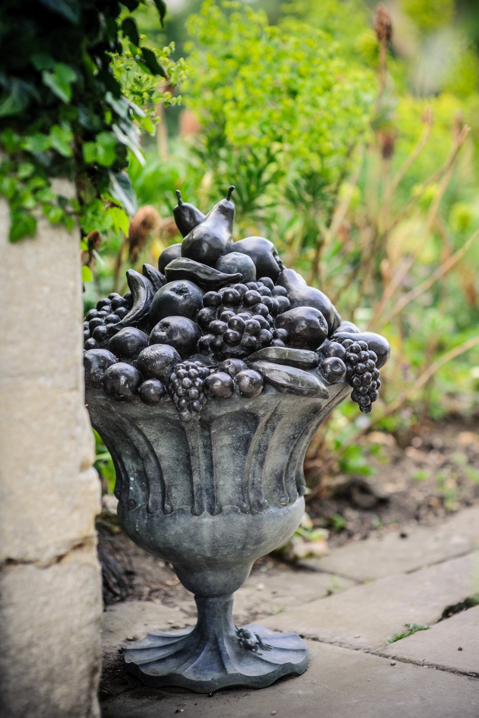 LLB 080 Fruit Urn QS 001.jpg