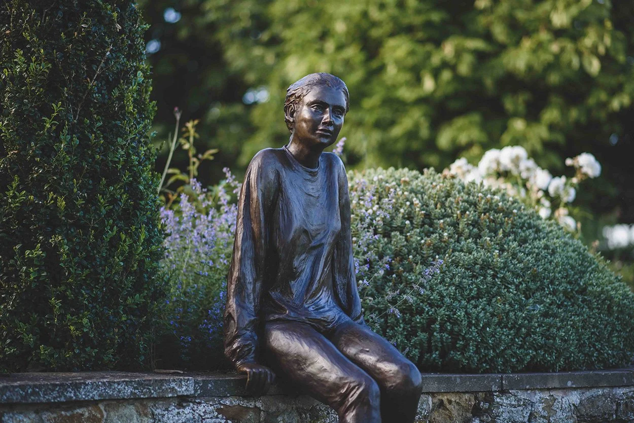 bronze-sculpture-girl-leaning-v3.jpg