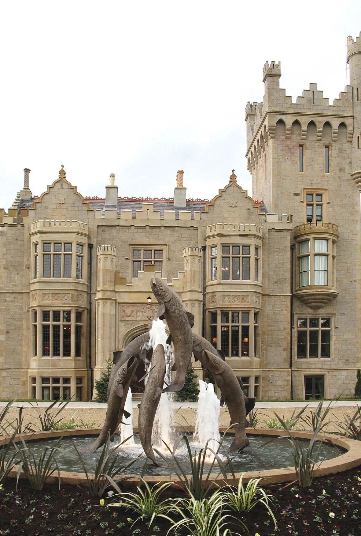 Leaping salmon-bronze-sculpture-v01.jpg