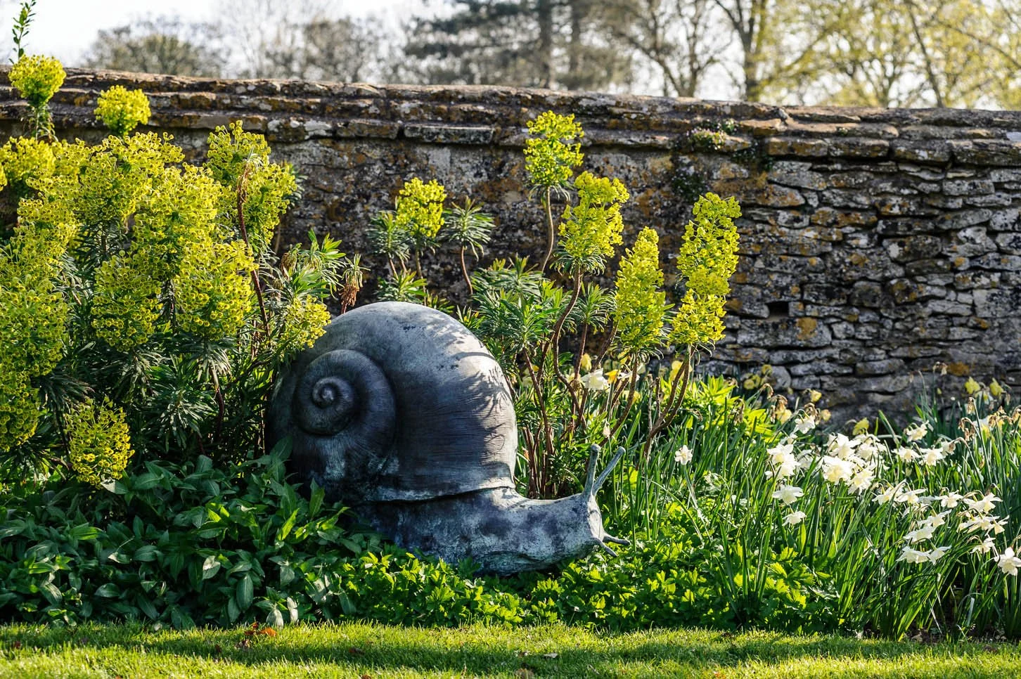 bronze-sculpture-snails-05.jpg