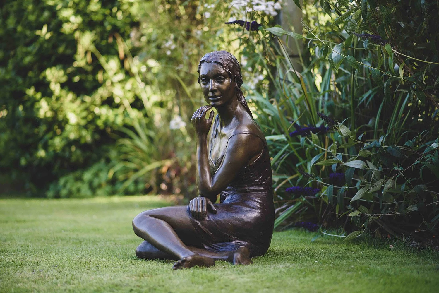 bronze-sculptue-reflection-v2.jpg