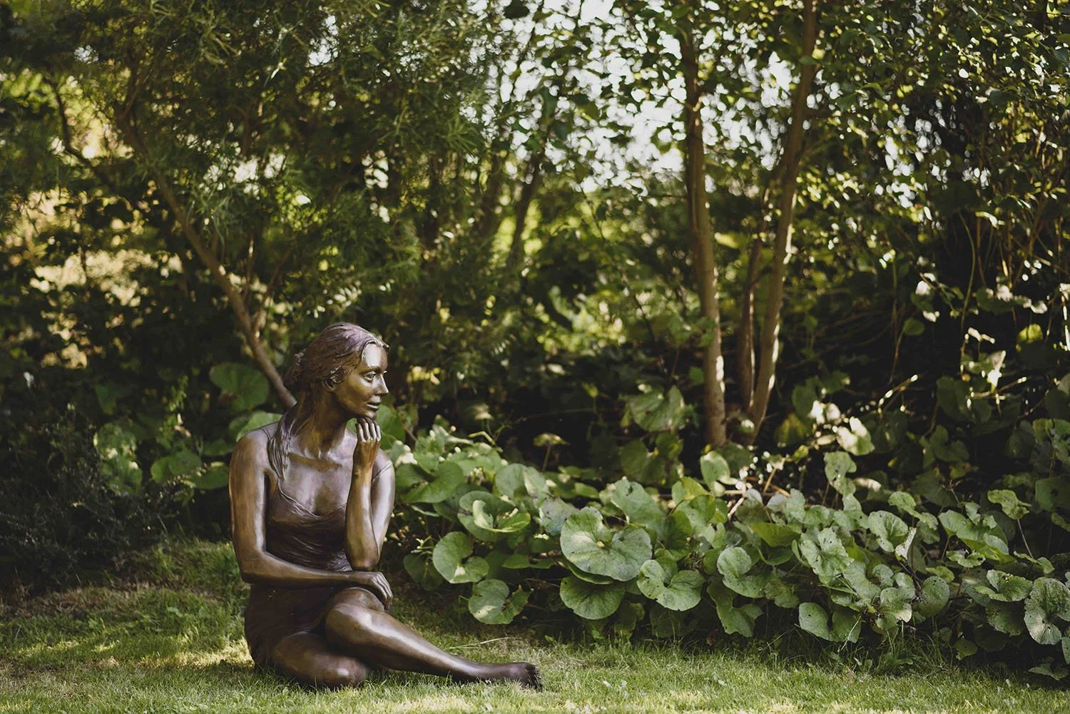 bronze-sculptue-reflection-v1.jpg