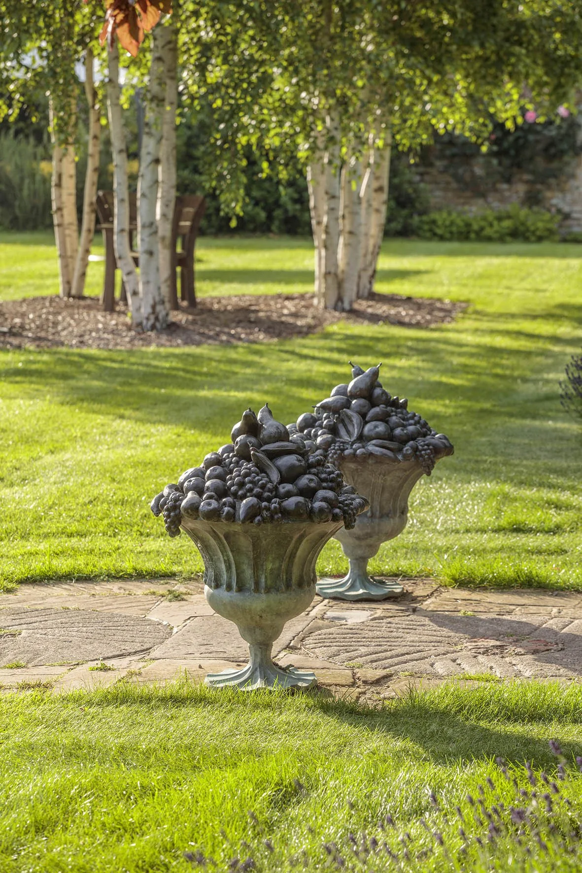 LLB 080 Fruit Vase QS 001_CN24_LR.jpg
