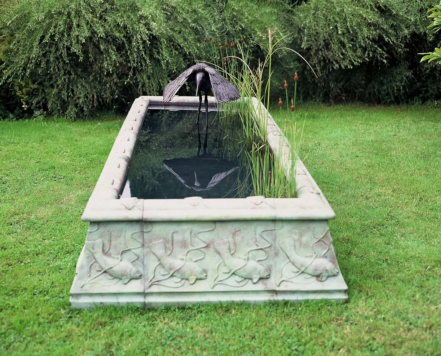 umbrella-bird-bronze-sculpture-v02.jpg