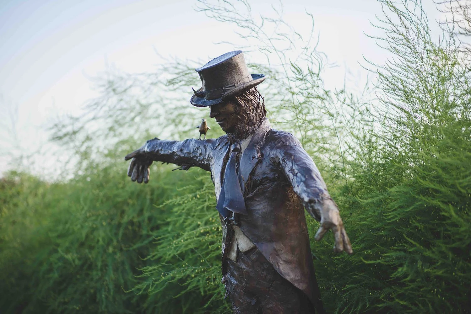 bronze-sculpture-the-early-morning-scarecrow-03.jpg