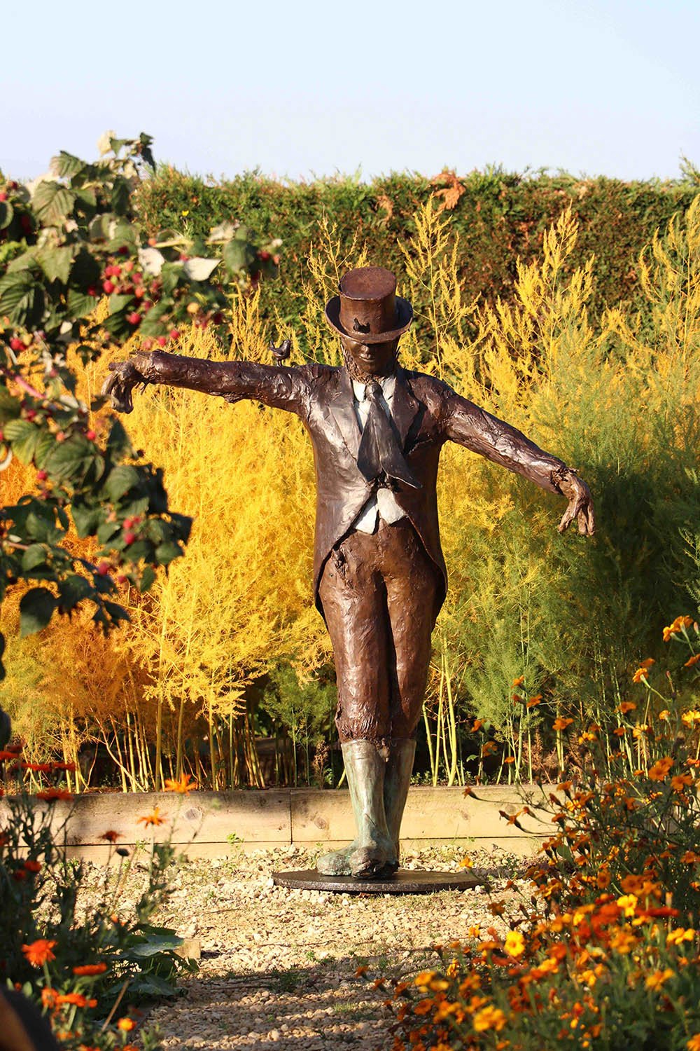 bronze-sculpture-the-early-morning-scarecrow-06.jpg