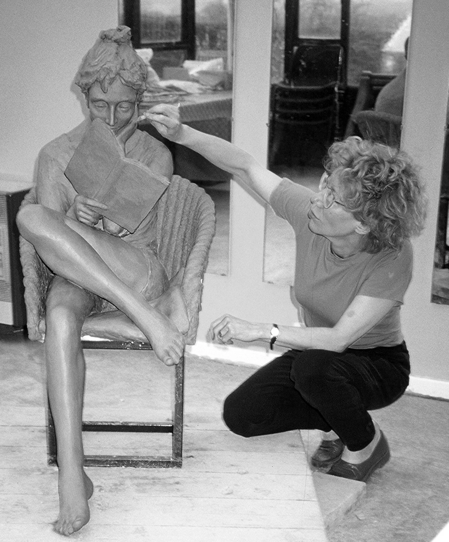 JHD 231 Jude Modelling the reader BW copy.jpg