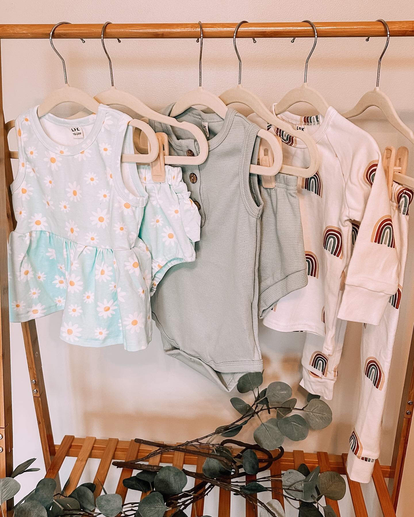 Good morning! ☀️ 

Here&rsquo;s alittle preview of a few new items! We will have all of them available at the market this Sunday! They aren&rsquo;t available online so you will just have to come visit us to buy them 😂💕

Centerville Merchant Market!