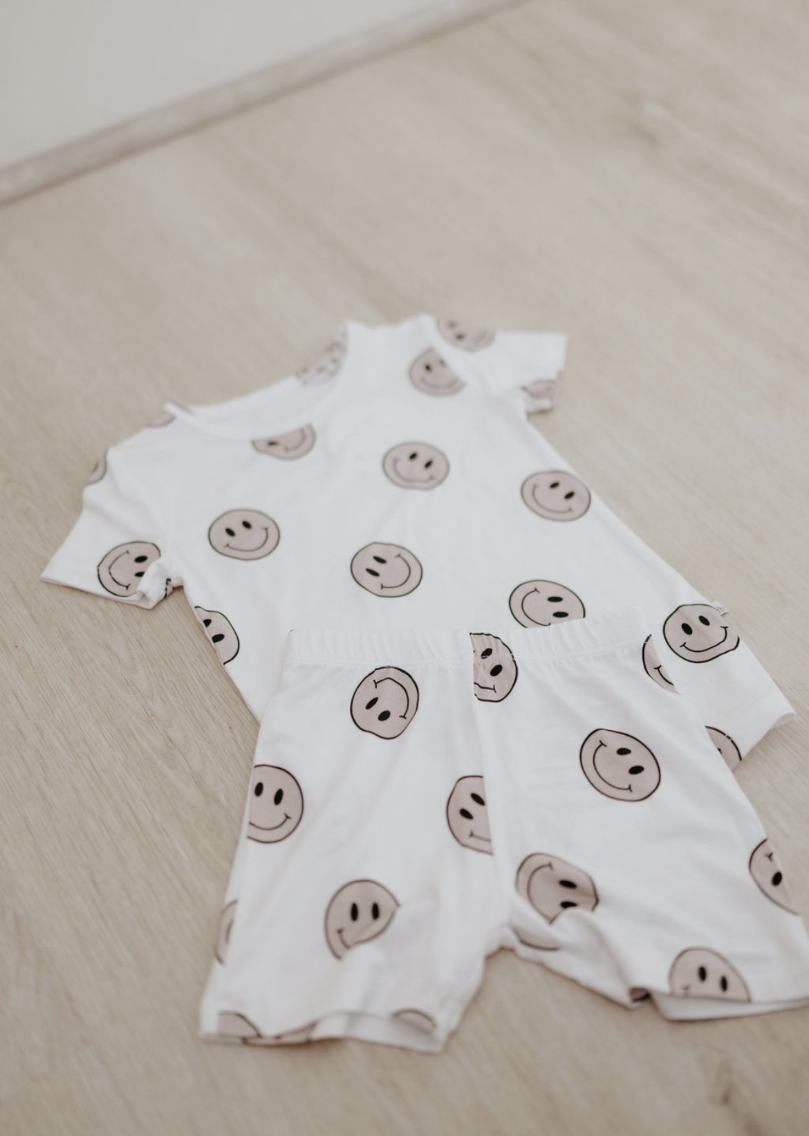 SMILEY BAMBOO TWO-PIECE SET